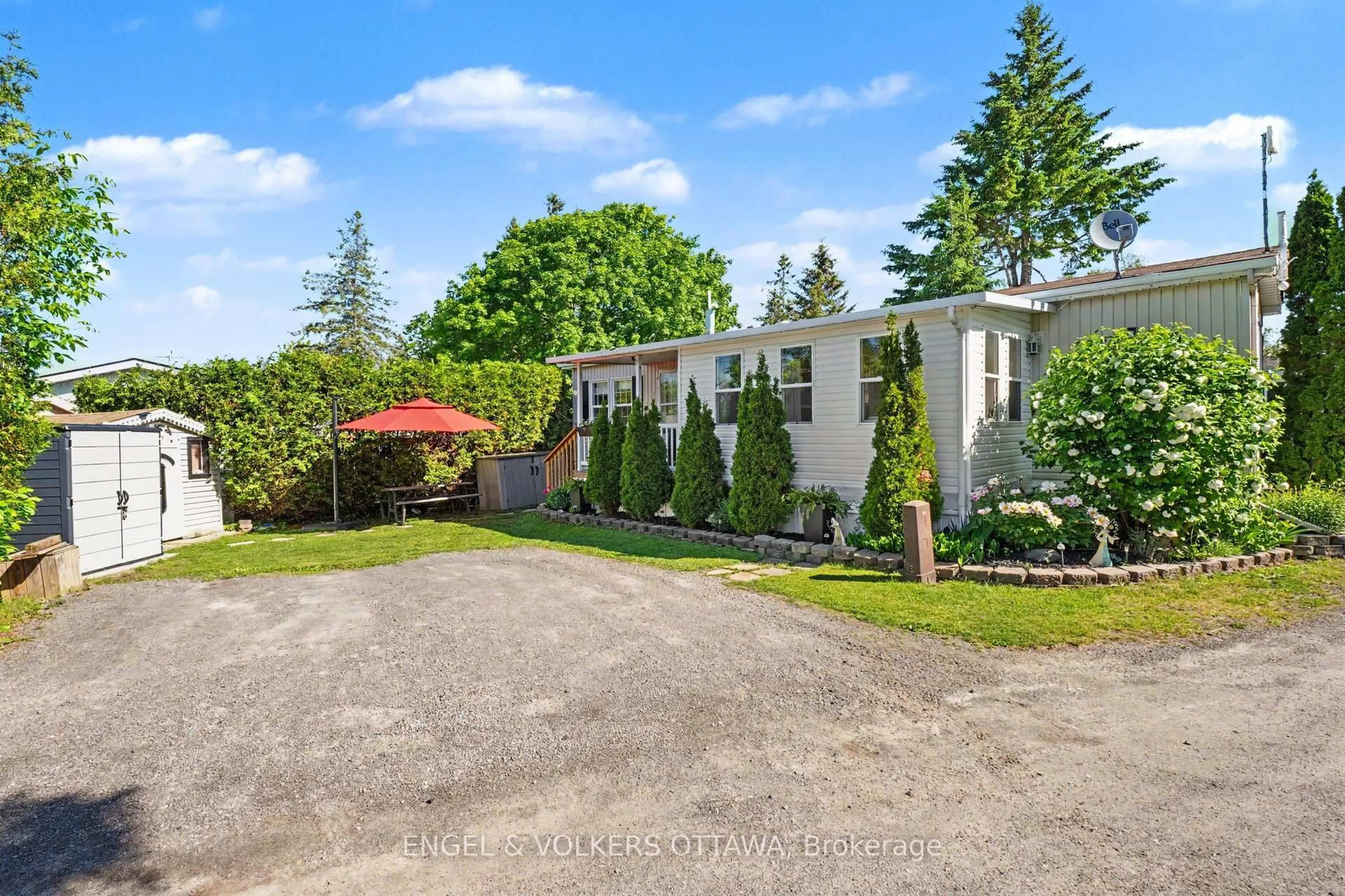 A pic from outside/outdoor area/front of a property/back of a property/a pic from drone, street for 2 Kelly Sand Way, Ashton Ontario K0A 1B0