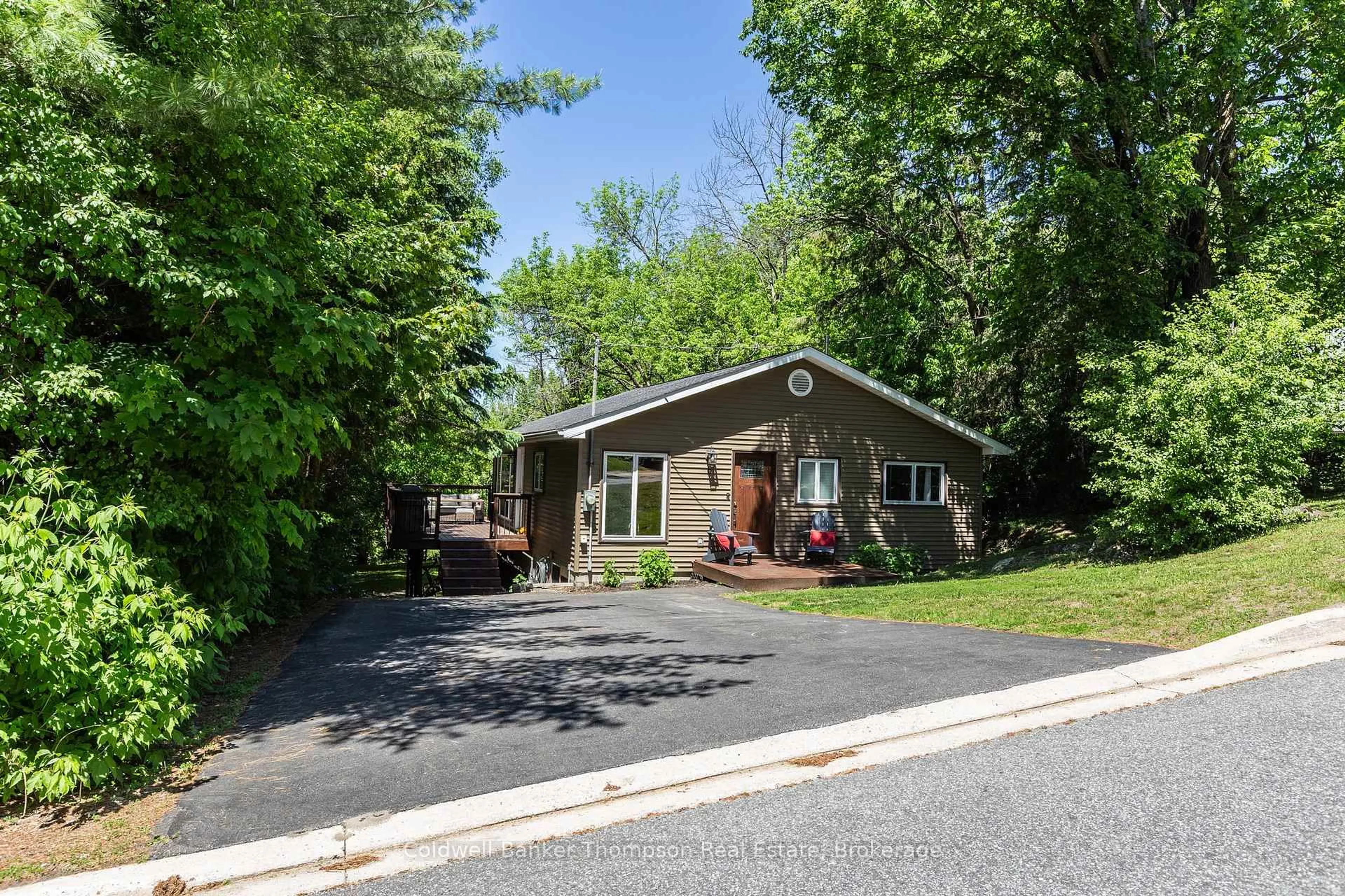 Unknown for 6 Johanna St, Huntsville Ontario P1H 1V5