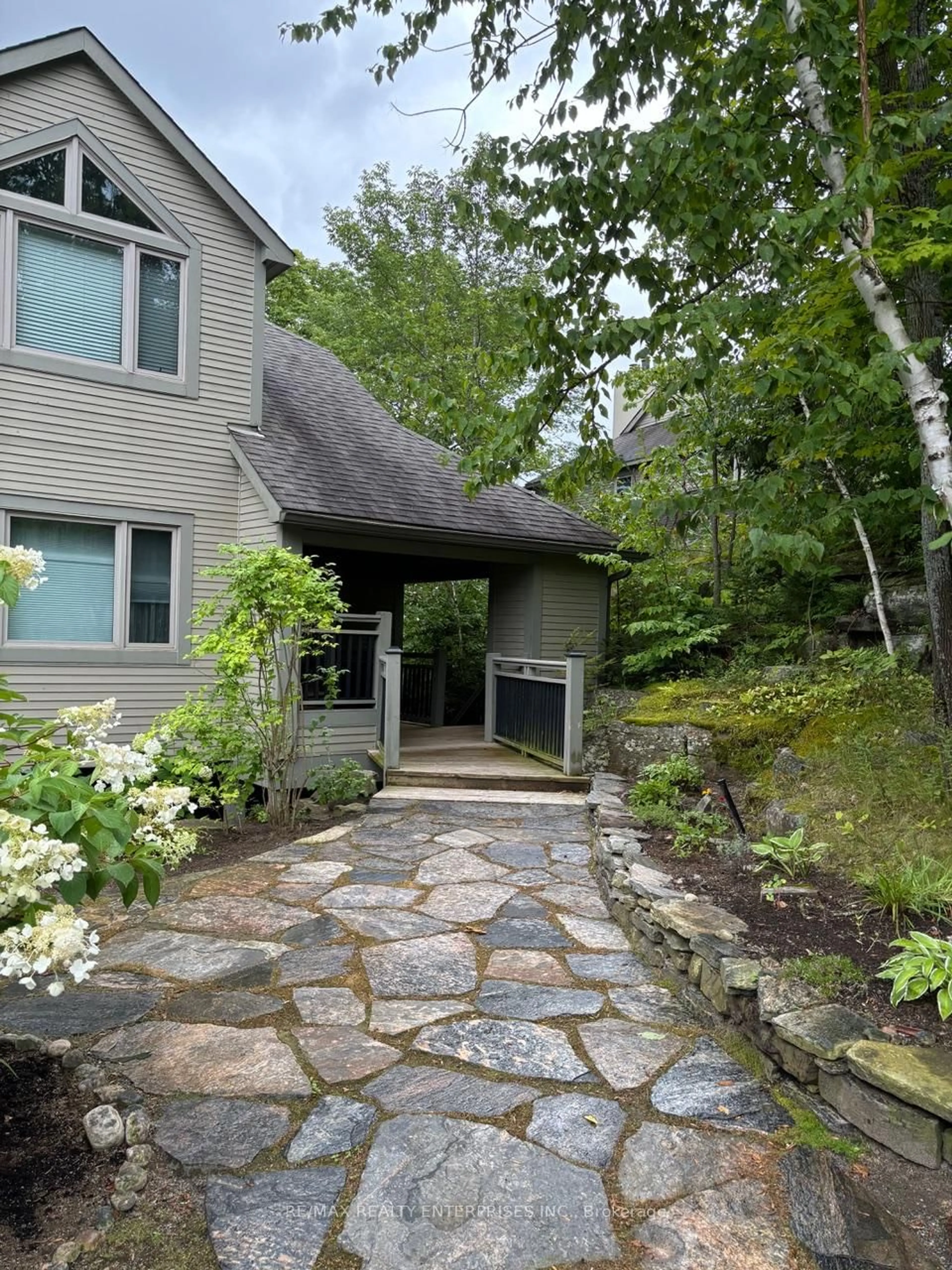 Patio, street for 3421 Grandview Forest Hill Dr #5, Huntsville Ontario P1H 2J5
