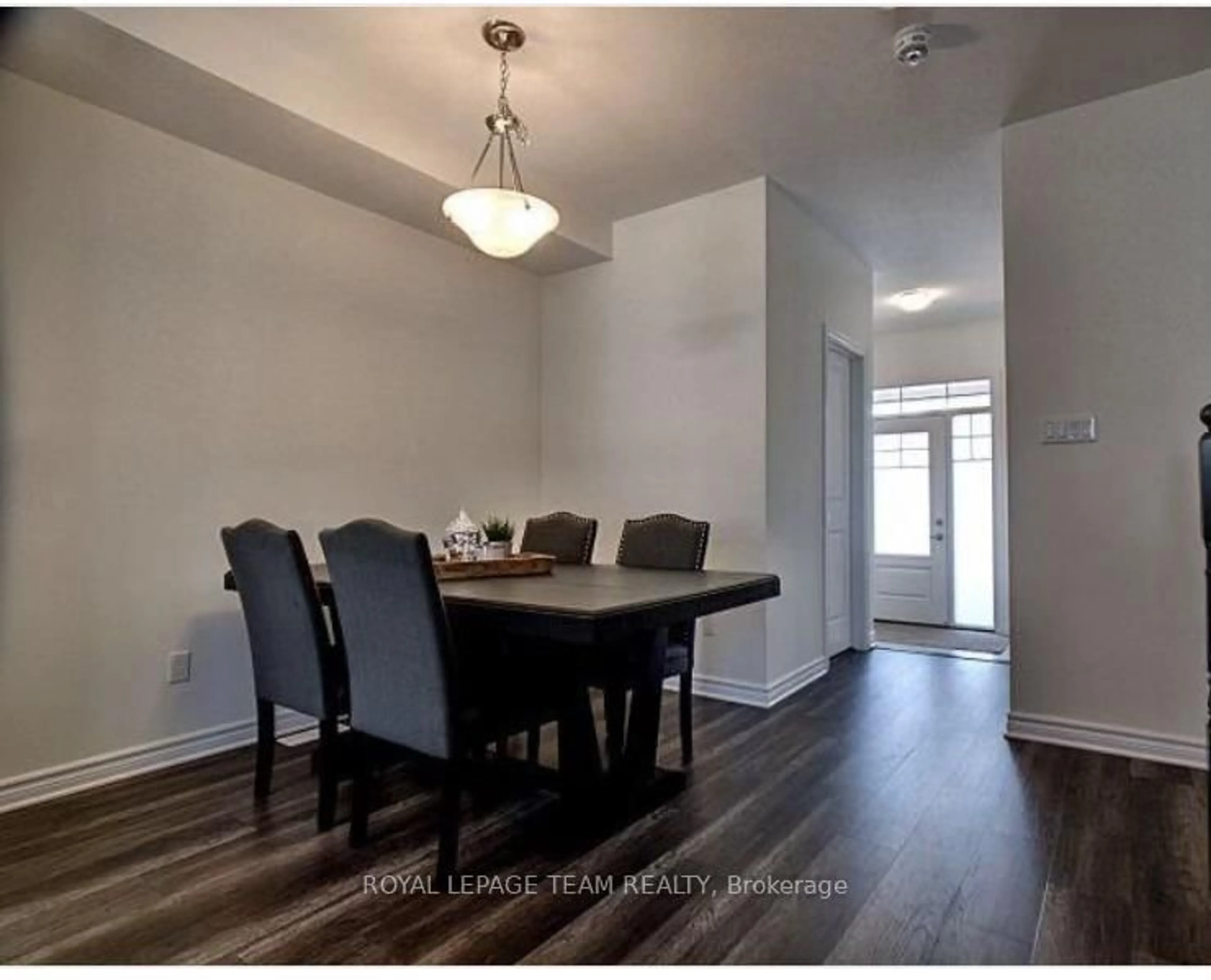 Dining room, wood/laminate floor for 195 Kimpton Dr, Ottawa Ontario K2S 2H9