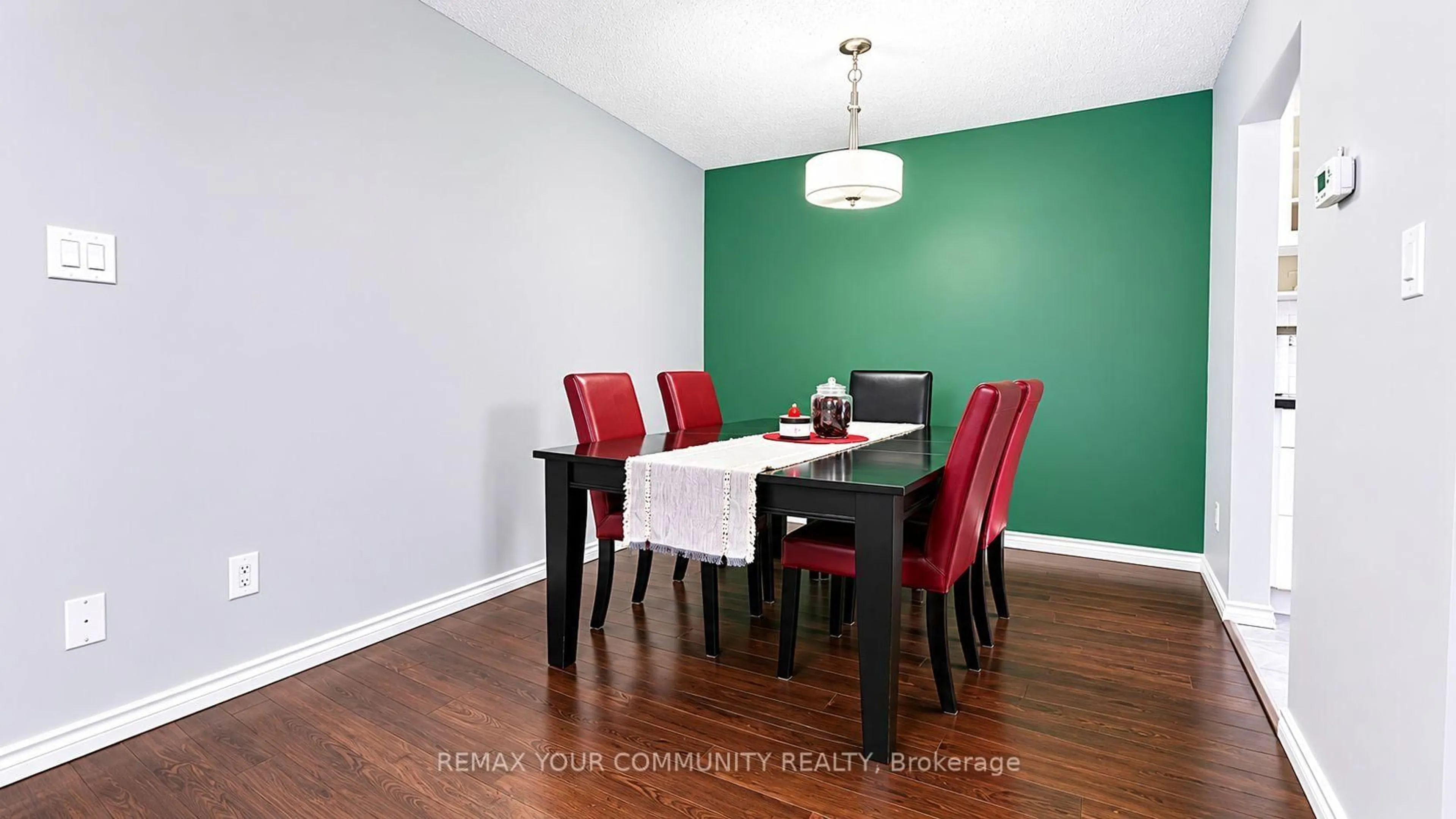 Dining room, wood/laminate floor for 210 Highland Cres #19, Kitchener Ontario N2M 5H7
