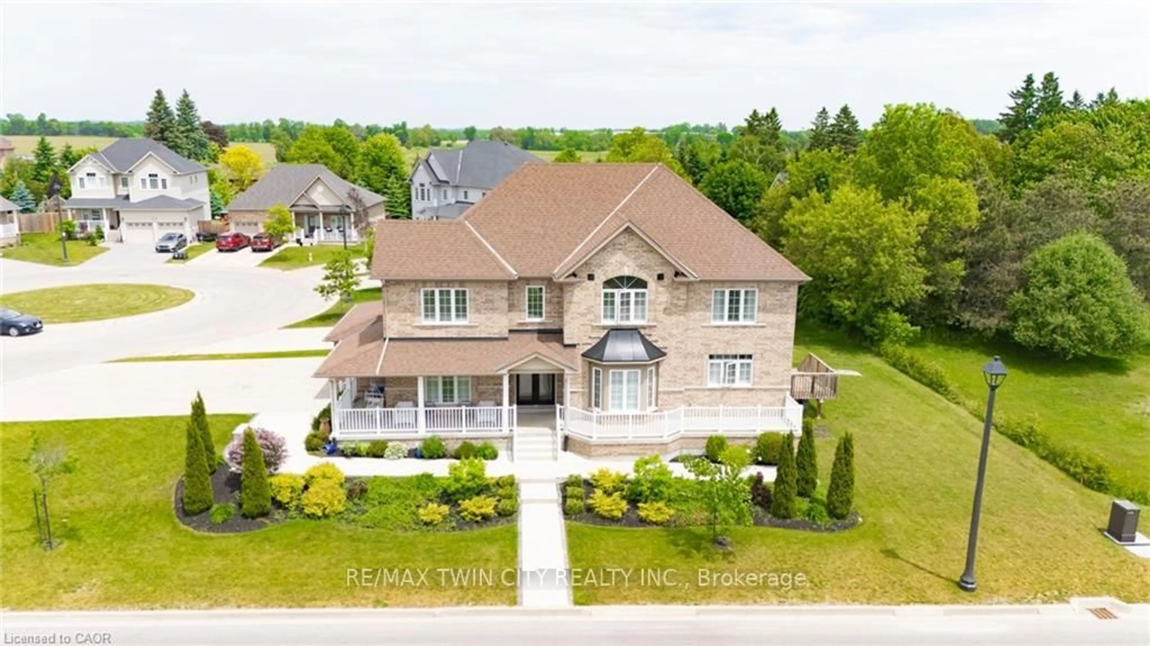 A pic from outside/outdoor area/front of a property/back of a property/a pic from drone, unknown for 11 AITKEN Crt, Centre Wellington Ontario N1M 0C8