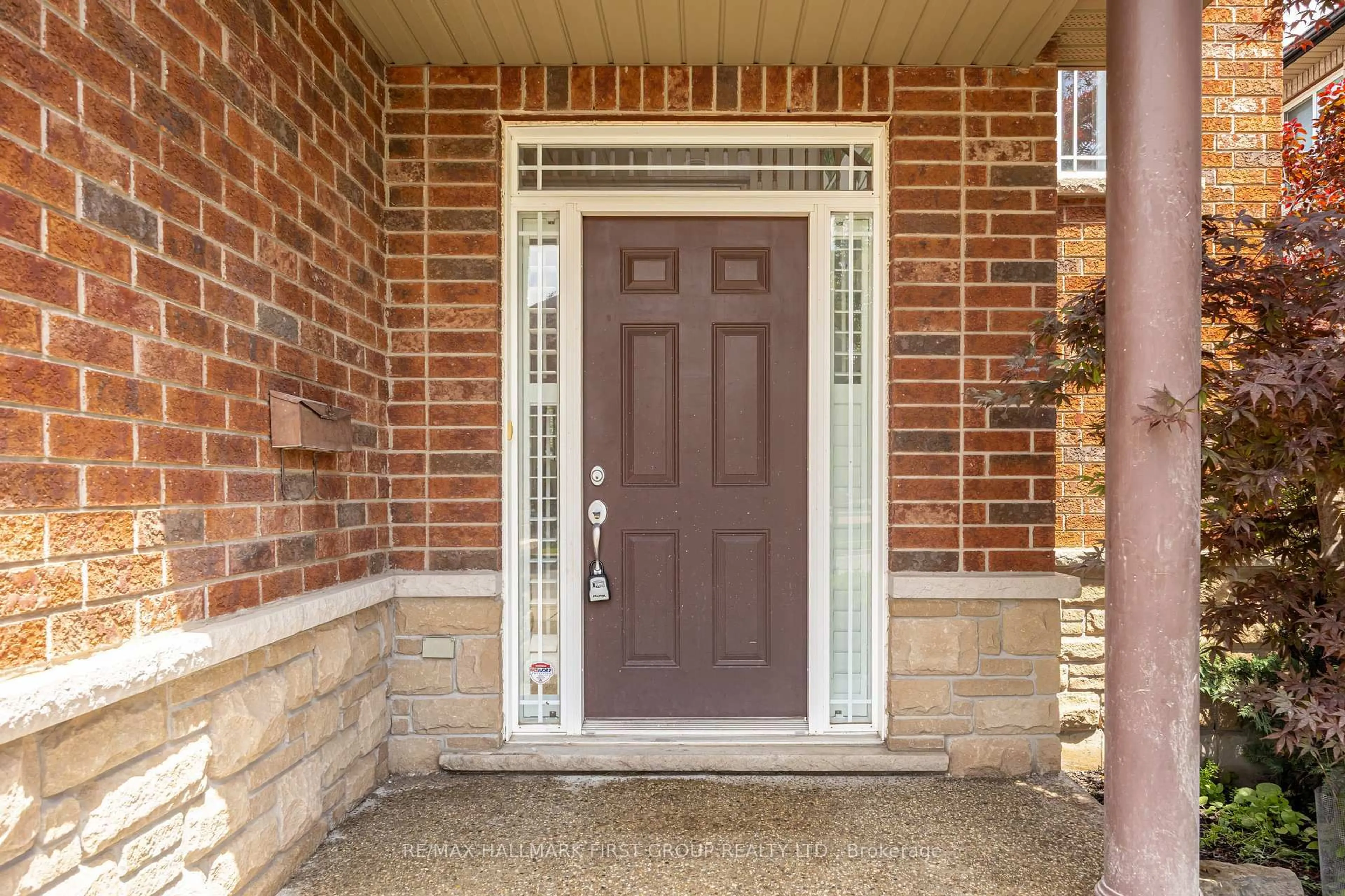 Home with brick exterior material, street for 39 Citino Dr, Hamilton Ontario L9C 0A4