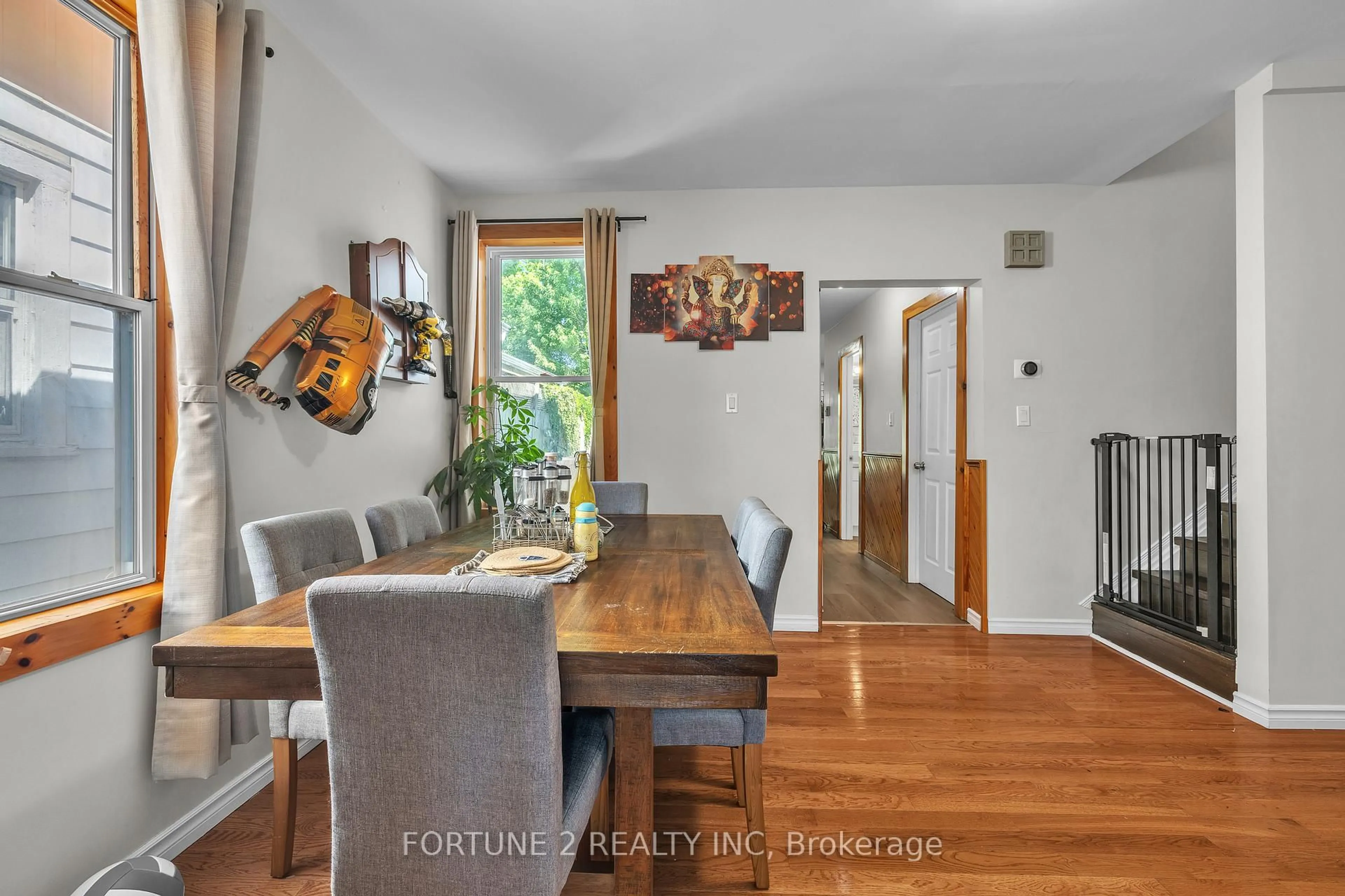Dining room, unknown for 570 Pall Mall St, London East Ontario N5Y 2Z7