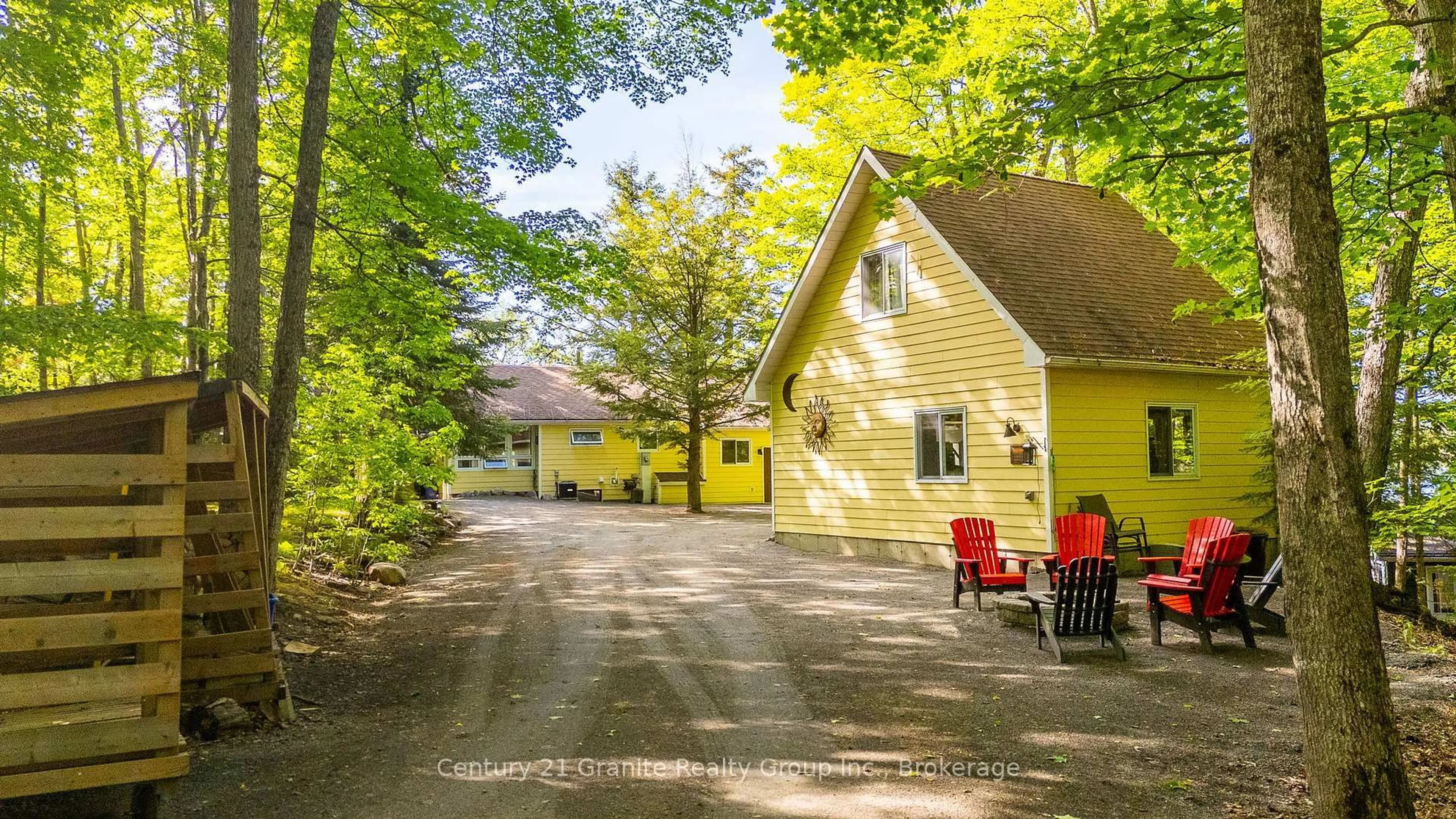 Patio, street for 1075 Wampum Rd, Dysart et al Ontario K0M 1S0