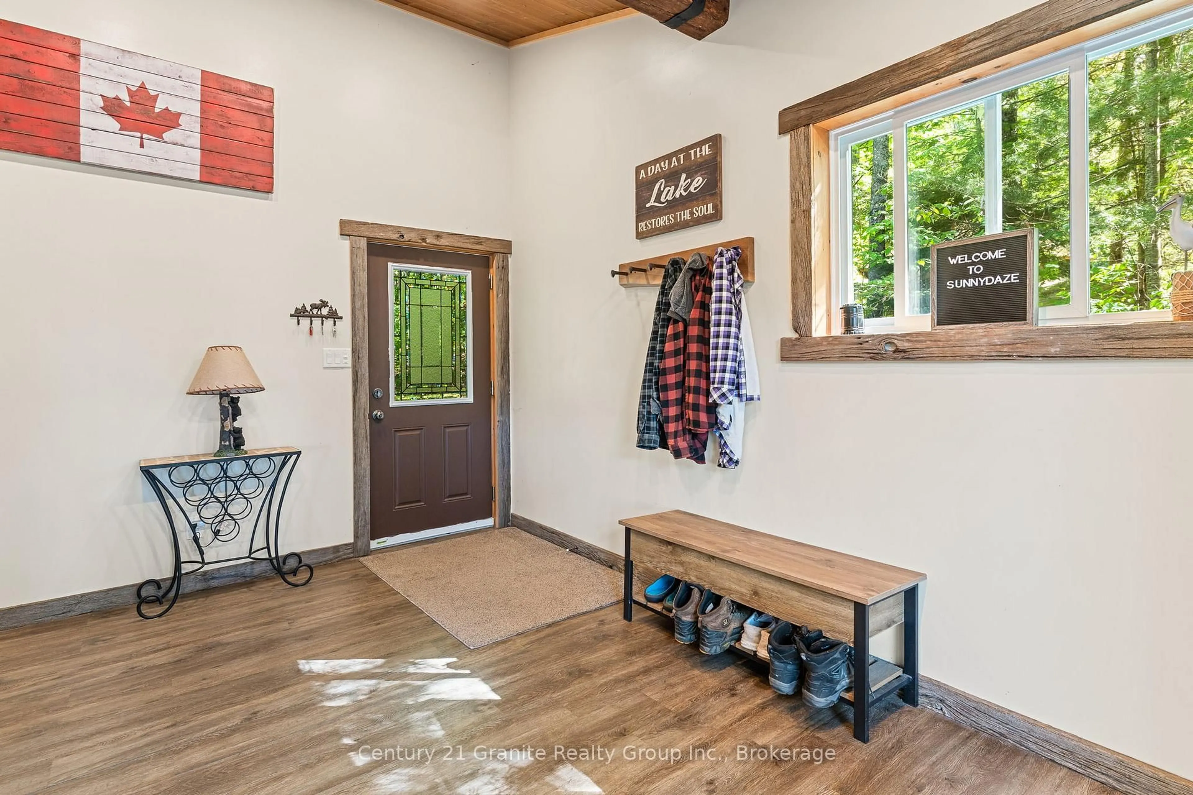 Indoor entryway for 1075 Wampum Rd, Dysart et al Ontario K0M 1S0