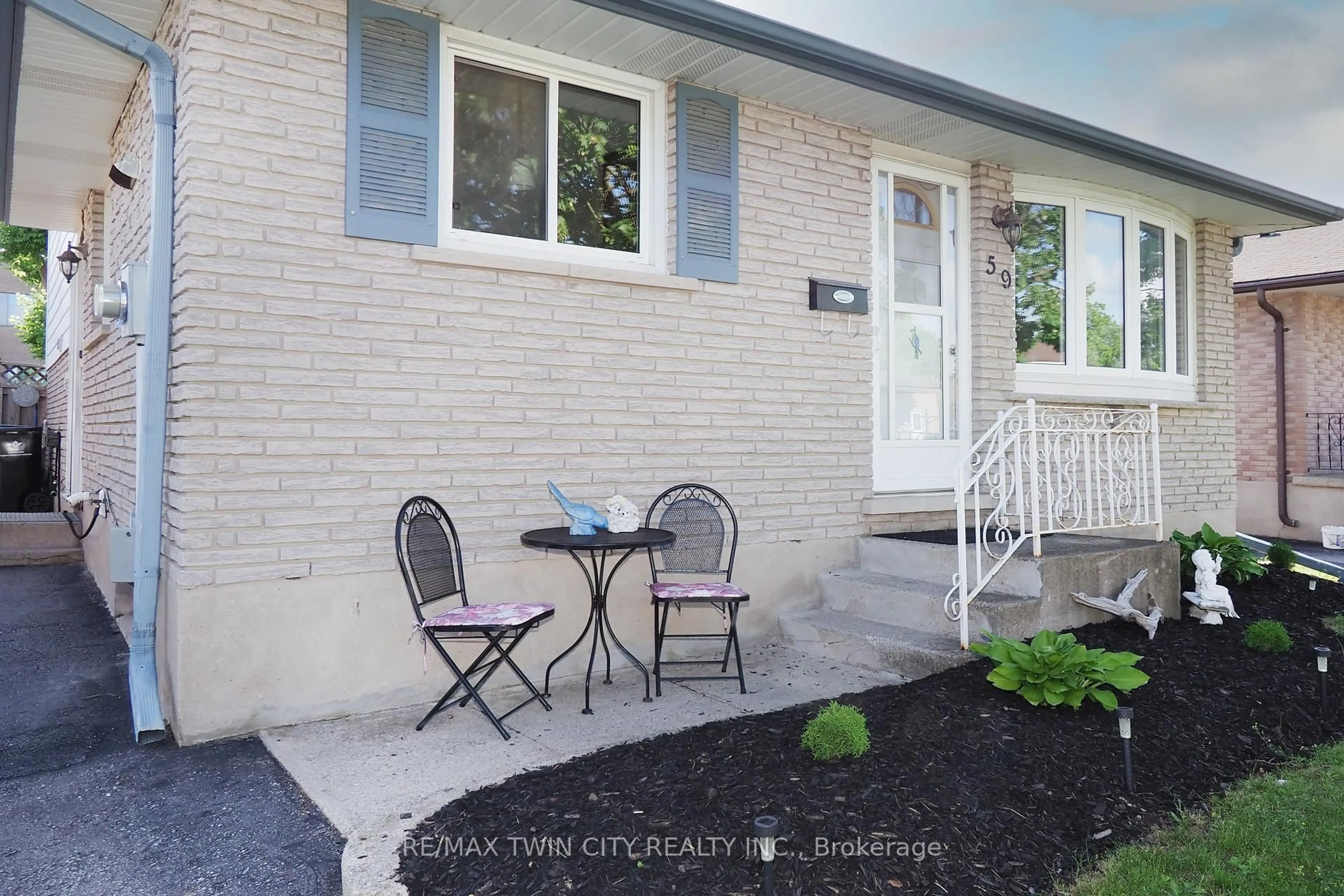 Patio, street for 59 Bakersfield Dr, Cambridge Ontario N1R 6X8
