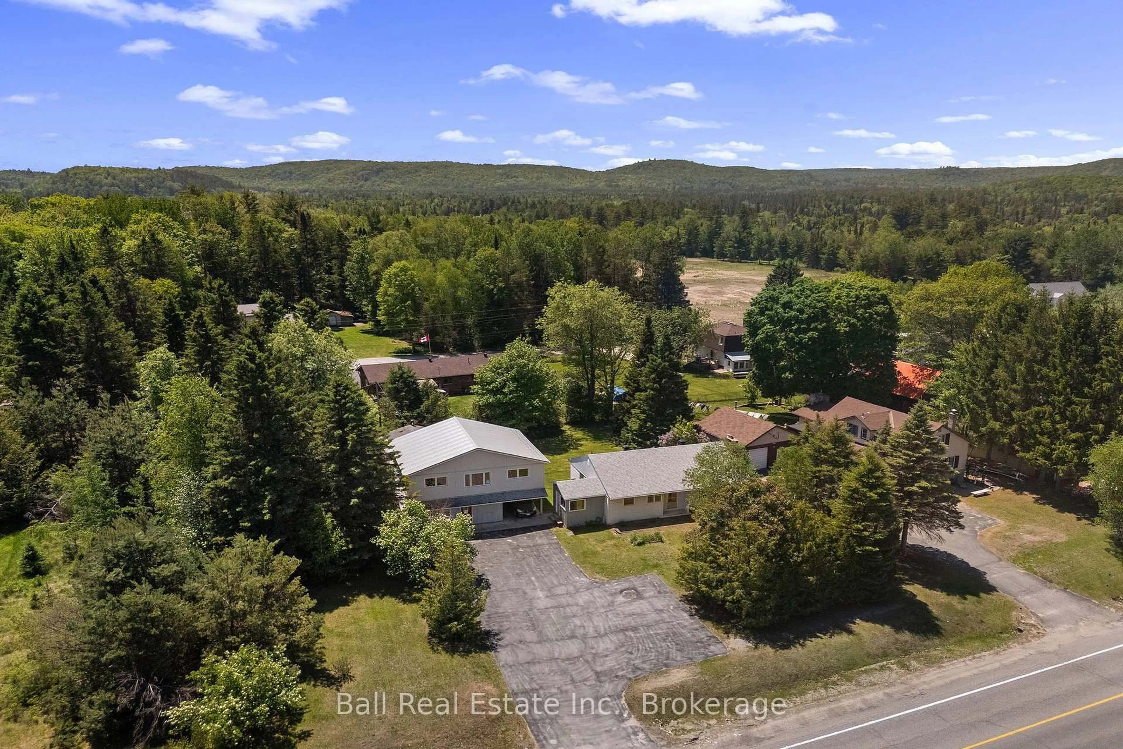 A pic from outside/outdoor area/front of a property/back of a property/a pic from drone, unknown for 488 Hastings St, Bancroft Ontario K0L 1C0