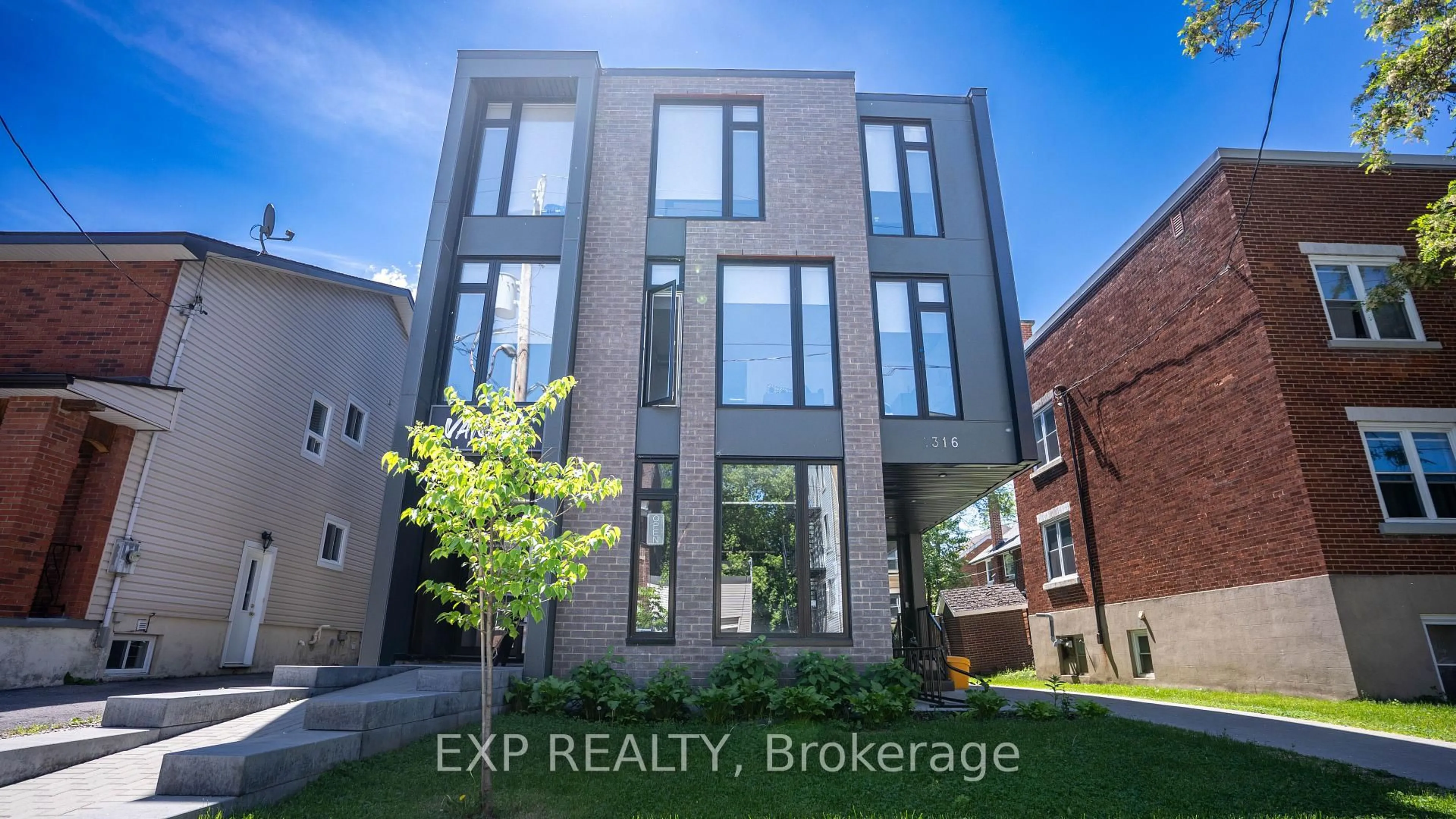 Home with brick exterior material, building for 316 SOMERSET St, Ottawa Ontario K1N 6W3