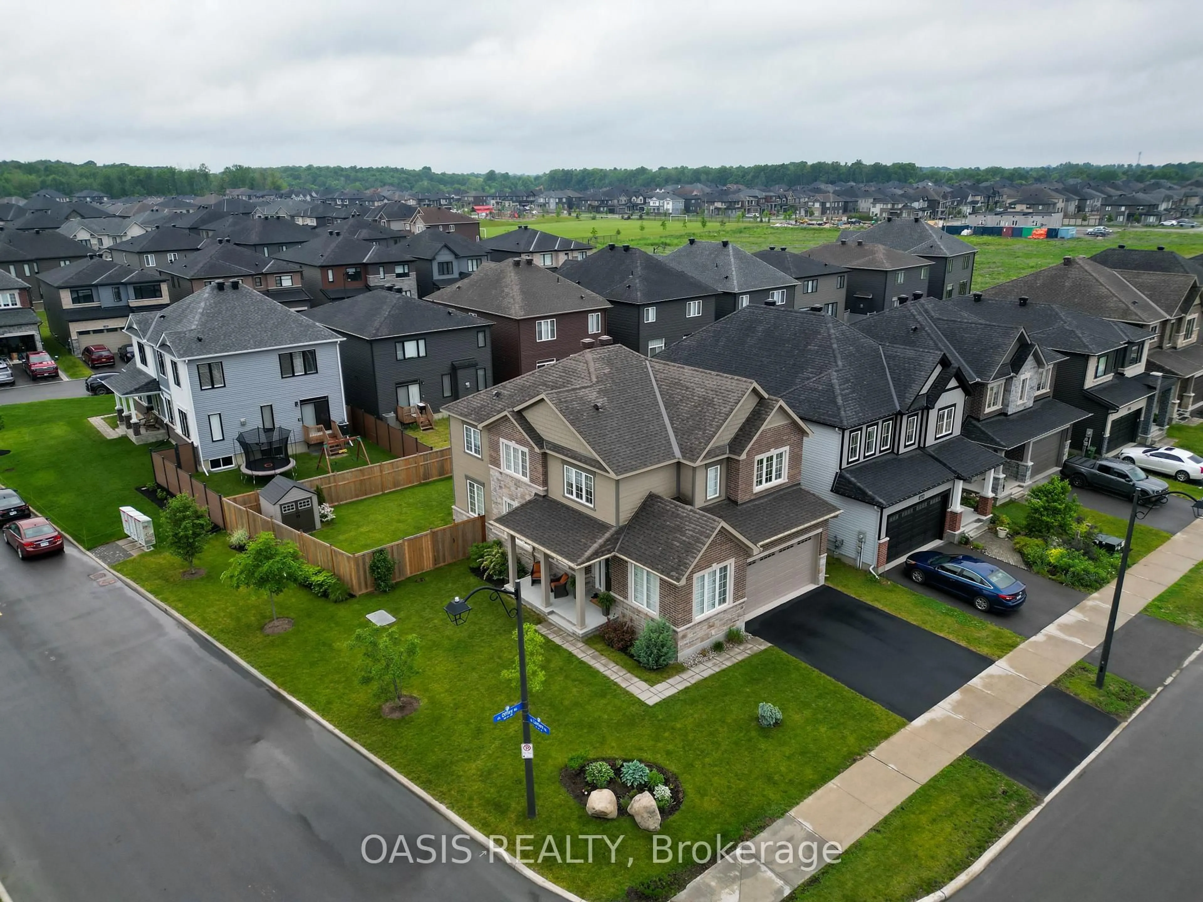 A pic from outside/outdoor area/front of a property/back of a property/a pic from drone, unknown for 80 Lantern Rd, Ottawa Ontario K4M 0N4