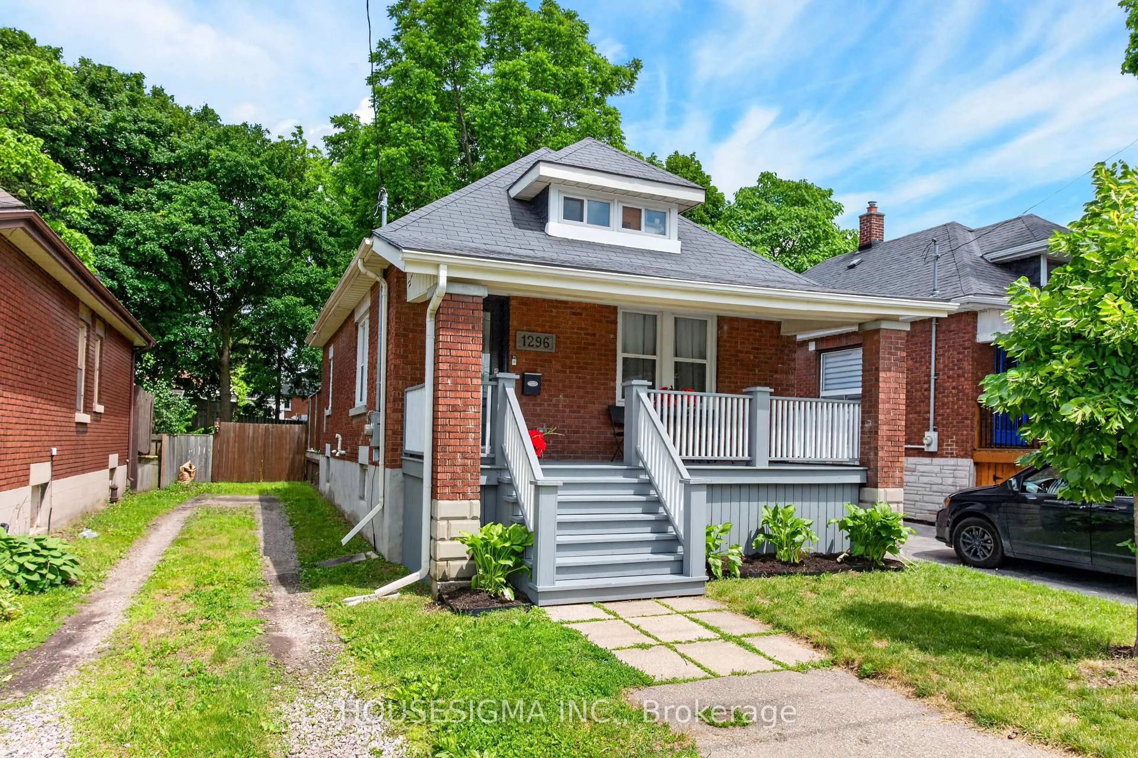 Home with brick exterior material, street for 1296 York St, London East Ontario N5W 2V4
