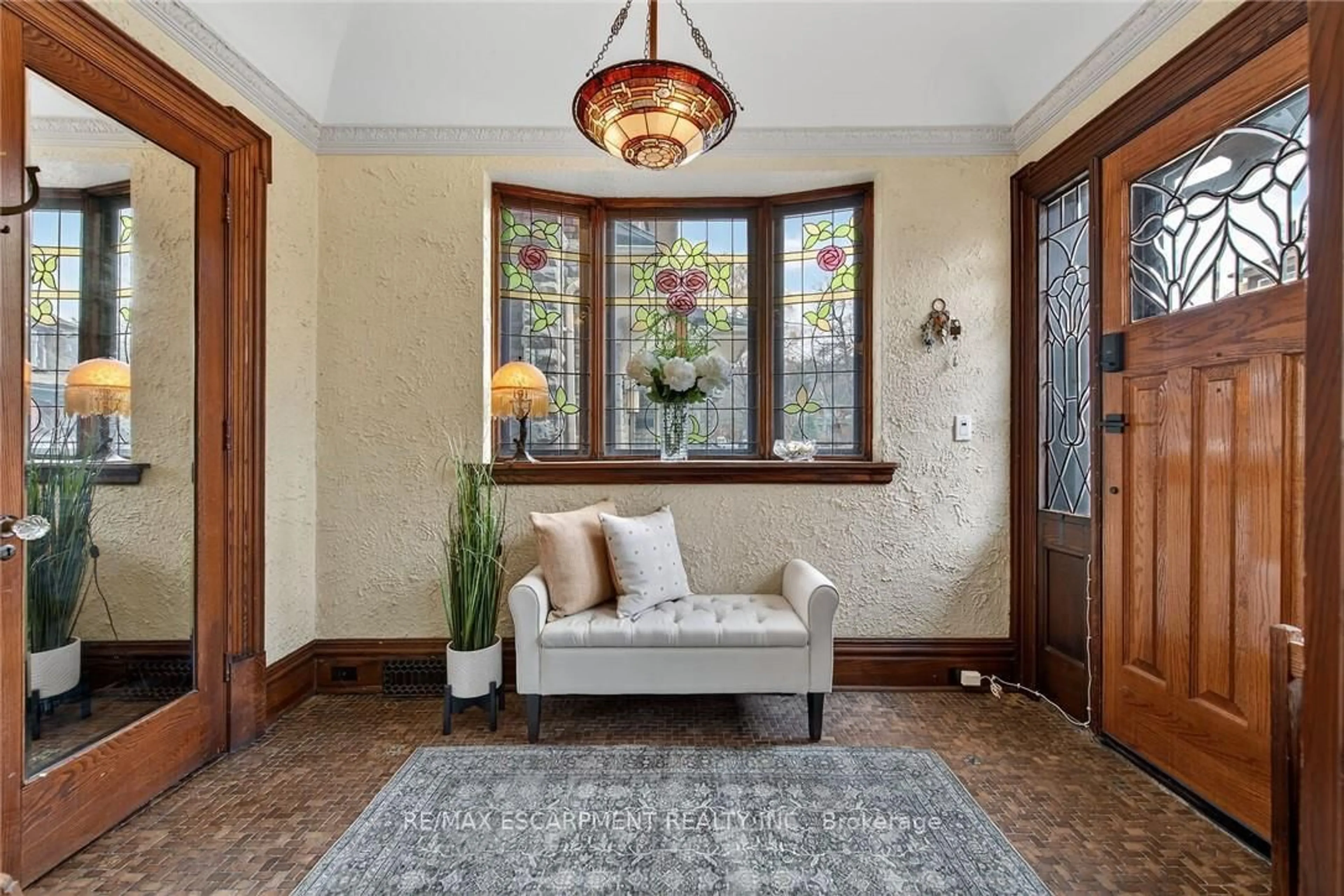 Indoor entryway for 151 Holton Ave, Hamilton Ontario L8M 2L6