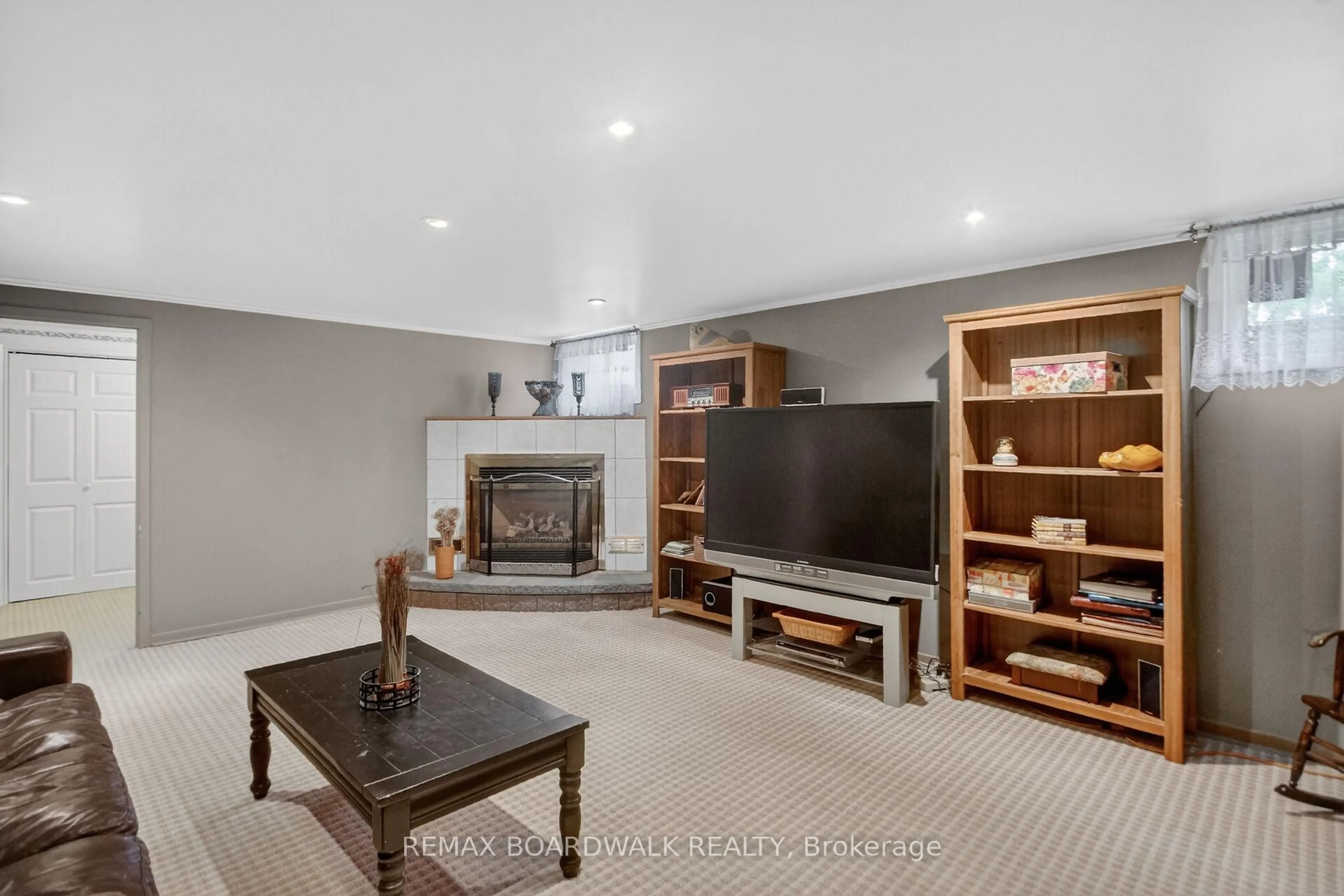 Home theater for 6963 Marco St, Ottawa Ontario K4P 1C4
