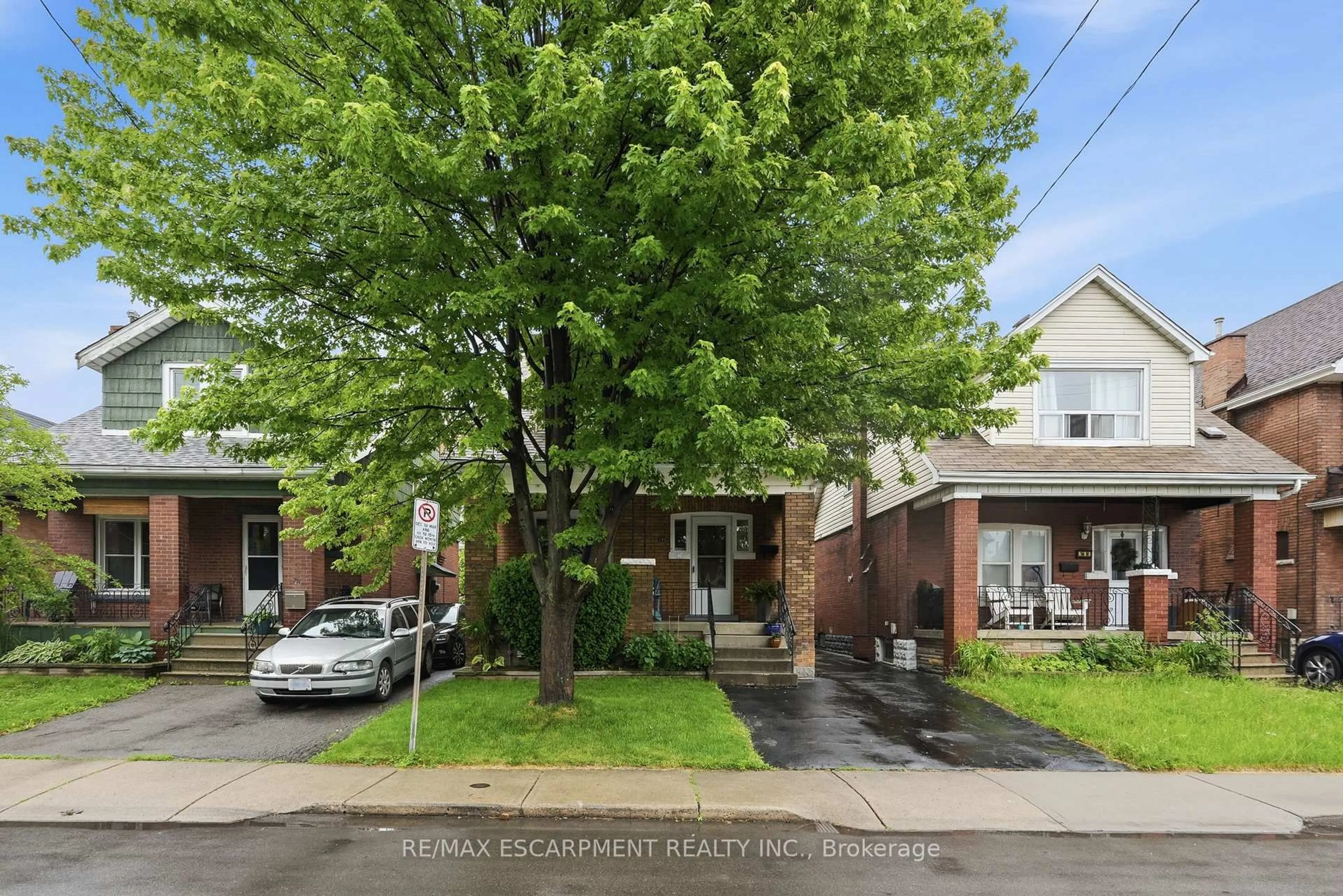 Home with brick exterior material, street for 16 CONNAUGHT Ave, Hamilton Ontario L8L 6Y7