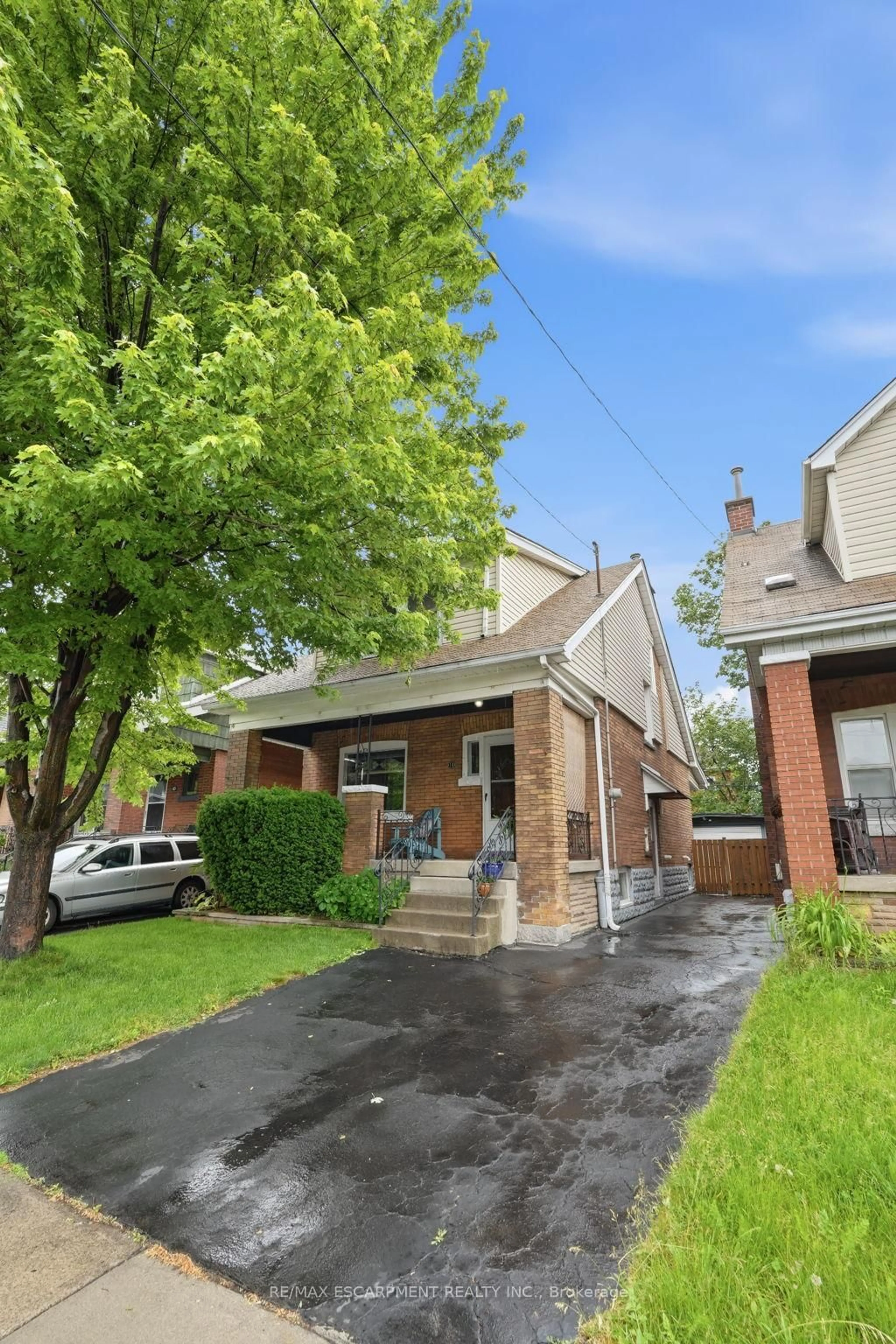 Home with brick exterior material, street for 16 CONNAUGHT Ave, Hamilton Ontario L8L 6Y7