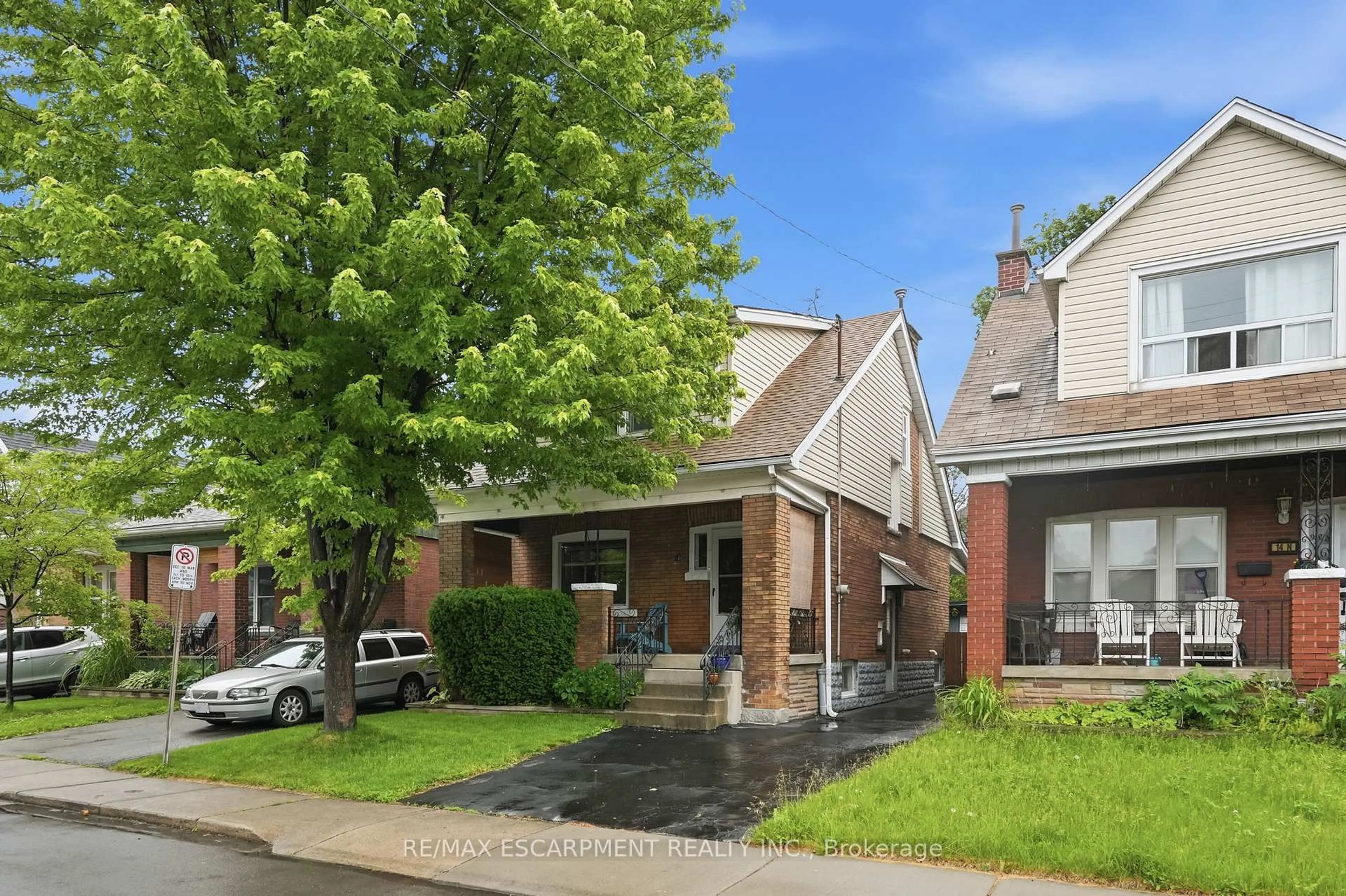 Home with brick exterior material, street for 16 CONNAUGHT Ave, Hamilton Ontario L8L 6Y7