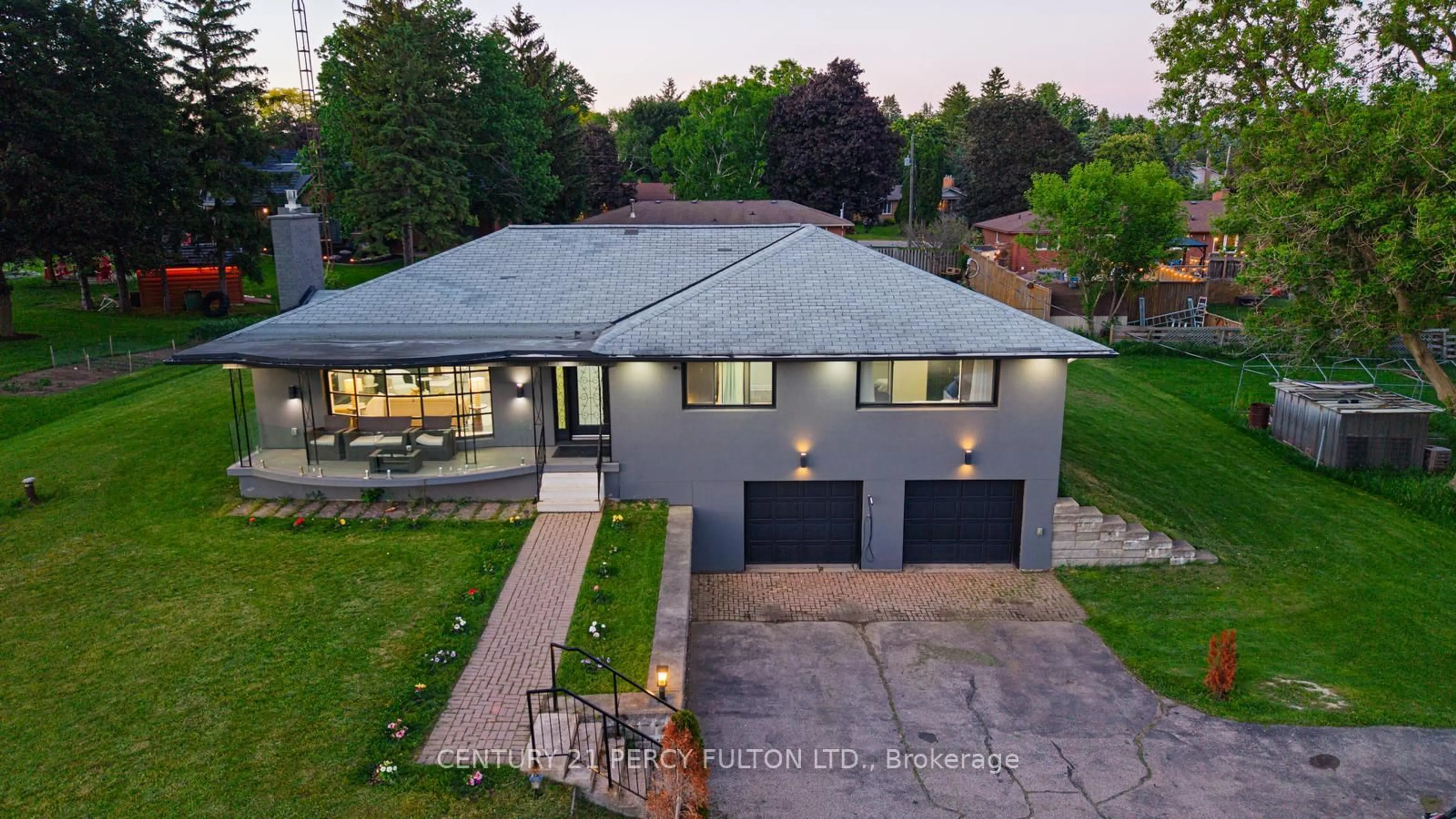 A pic from outside/outdoor area/front of a property/back of a property/a pic from drone, street for 5487 Highway 6, Guelph/Eramosa Ontario N1H 6J2