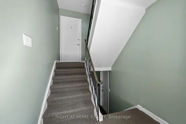 2709 DON St, Ottawa 3