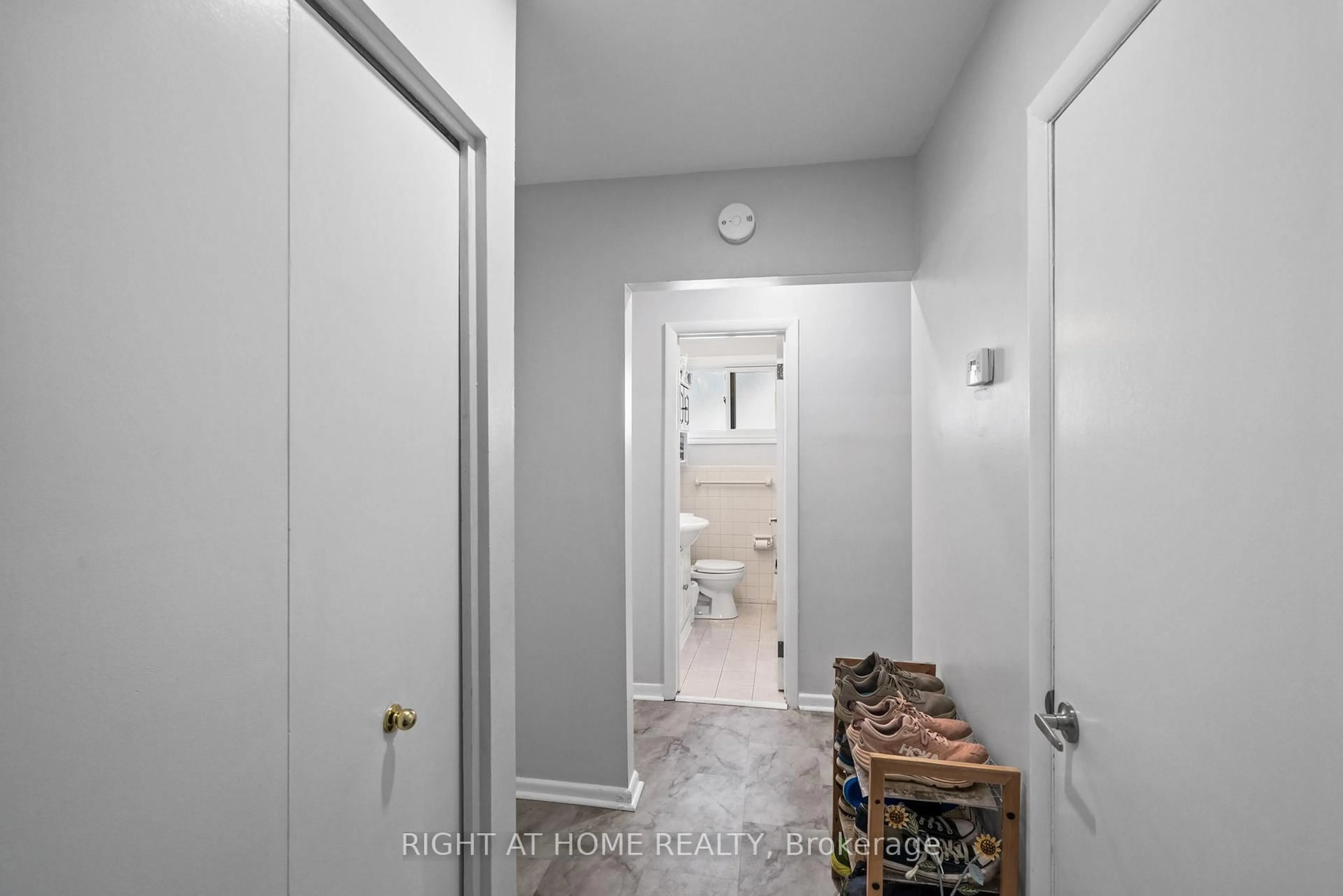 Unknown for 2709 DON St, Ottawa Ontario K2B 6Y4