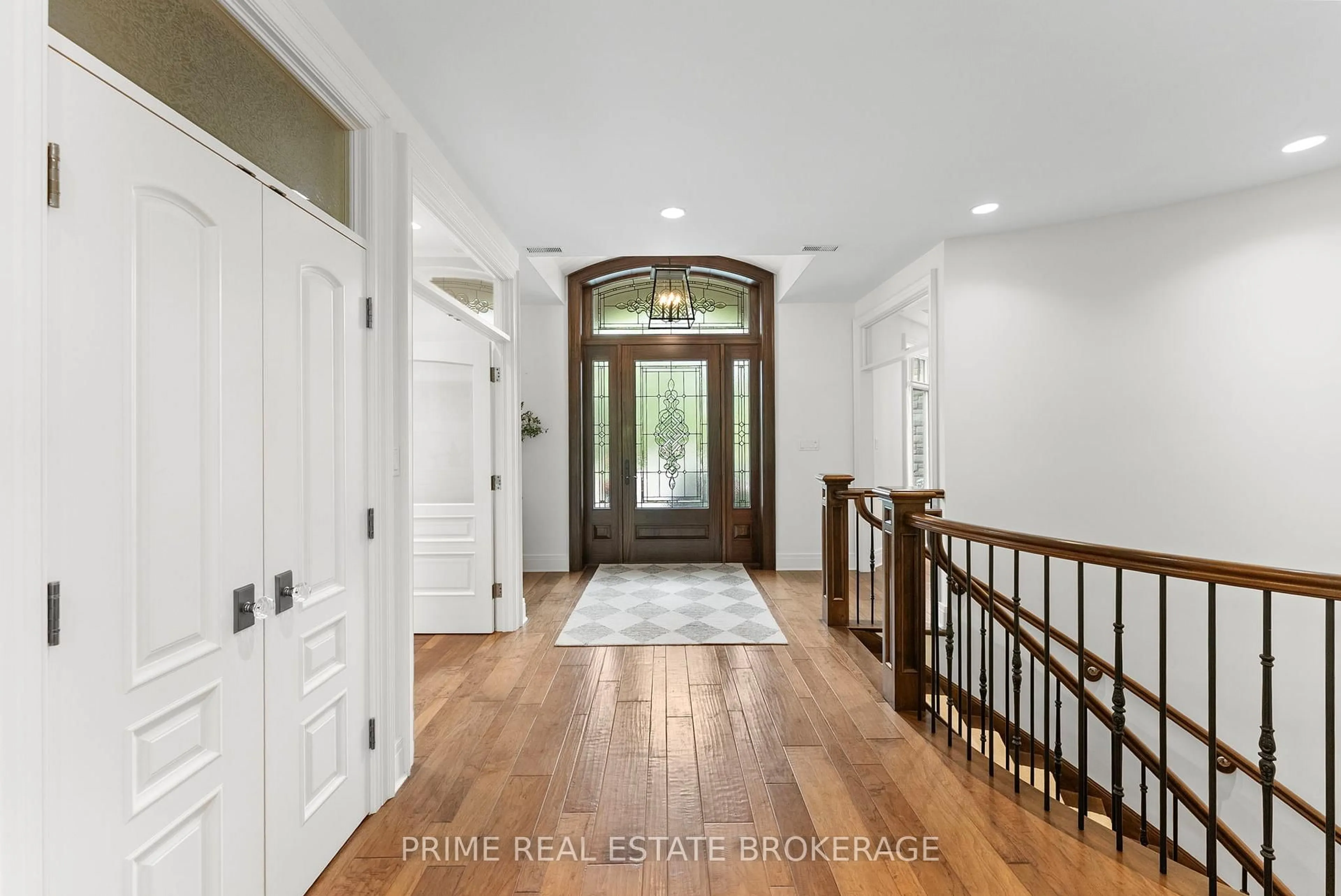 Indoor entryway for 145 Base Line Rd #23, London South Ontario N6C 2N6