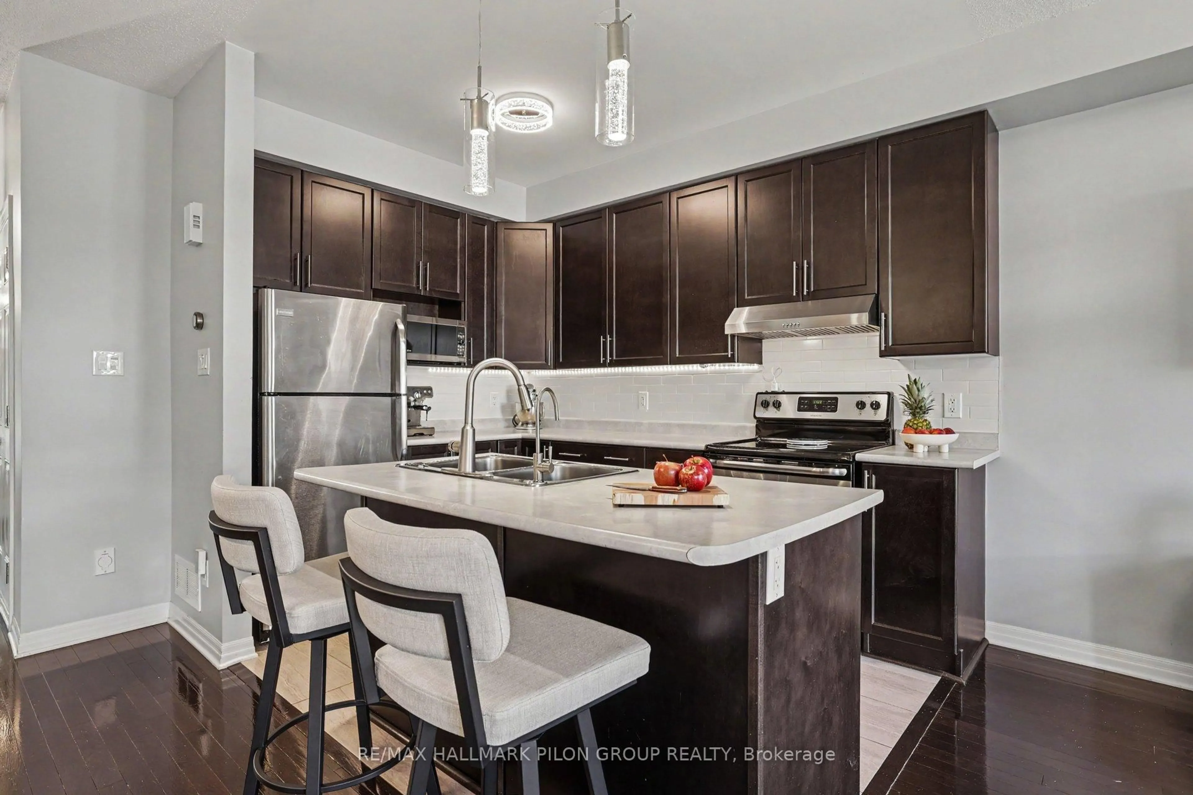 Open concept kitchen, unknown for 673 Spring Valley Dr, Orleans Ontario K1W 0C7