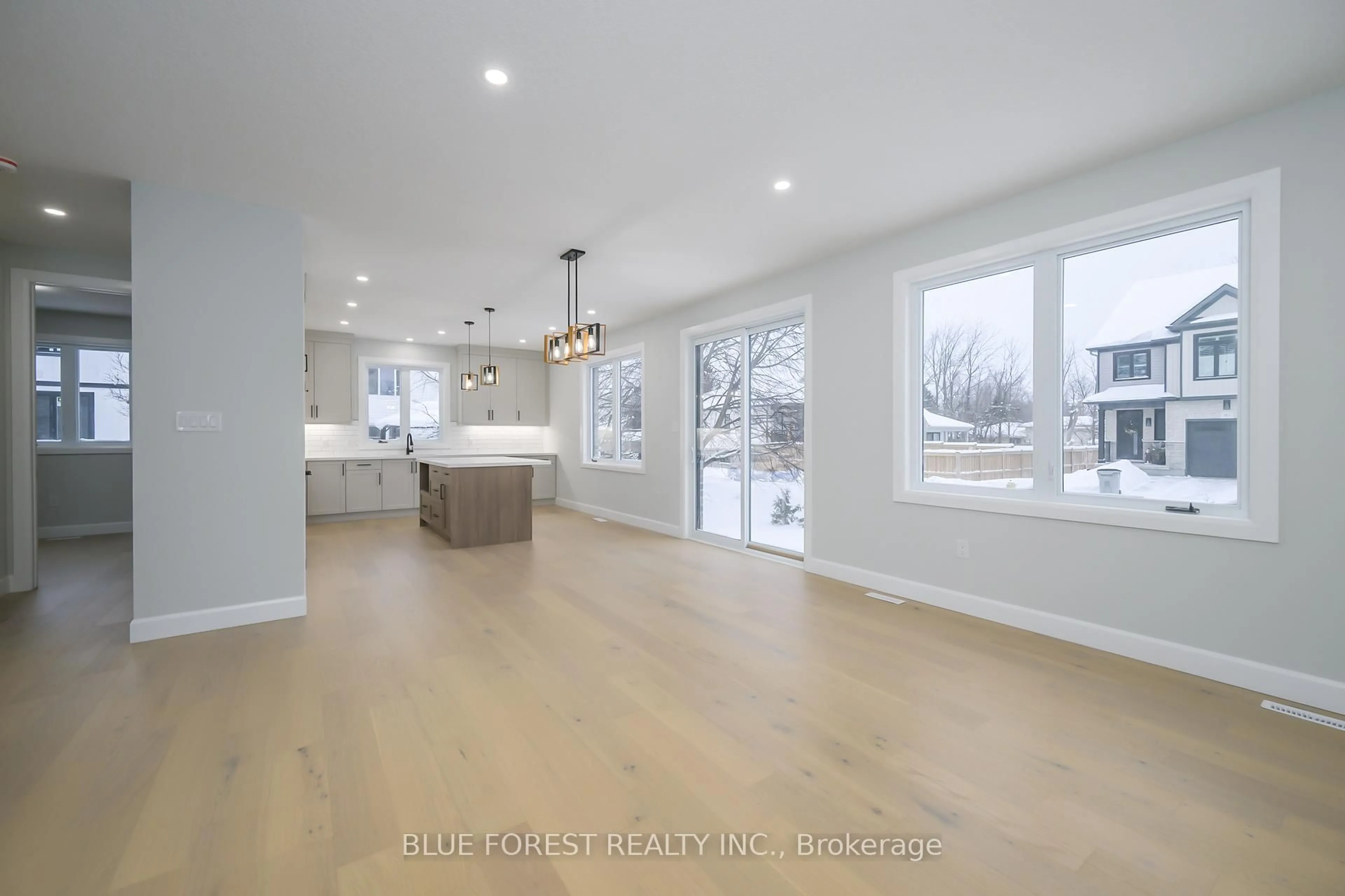 Open concept kitchen, unknown for 619 Lions Park Dr, Strathroy-Caradoc Ontario N0L 1W0