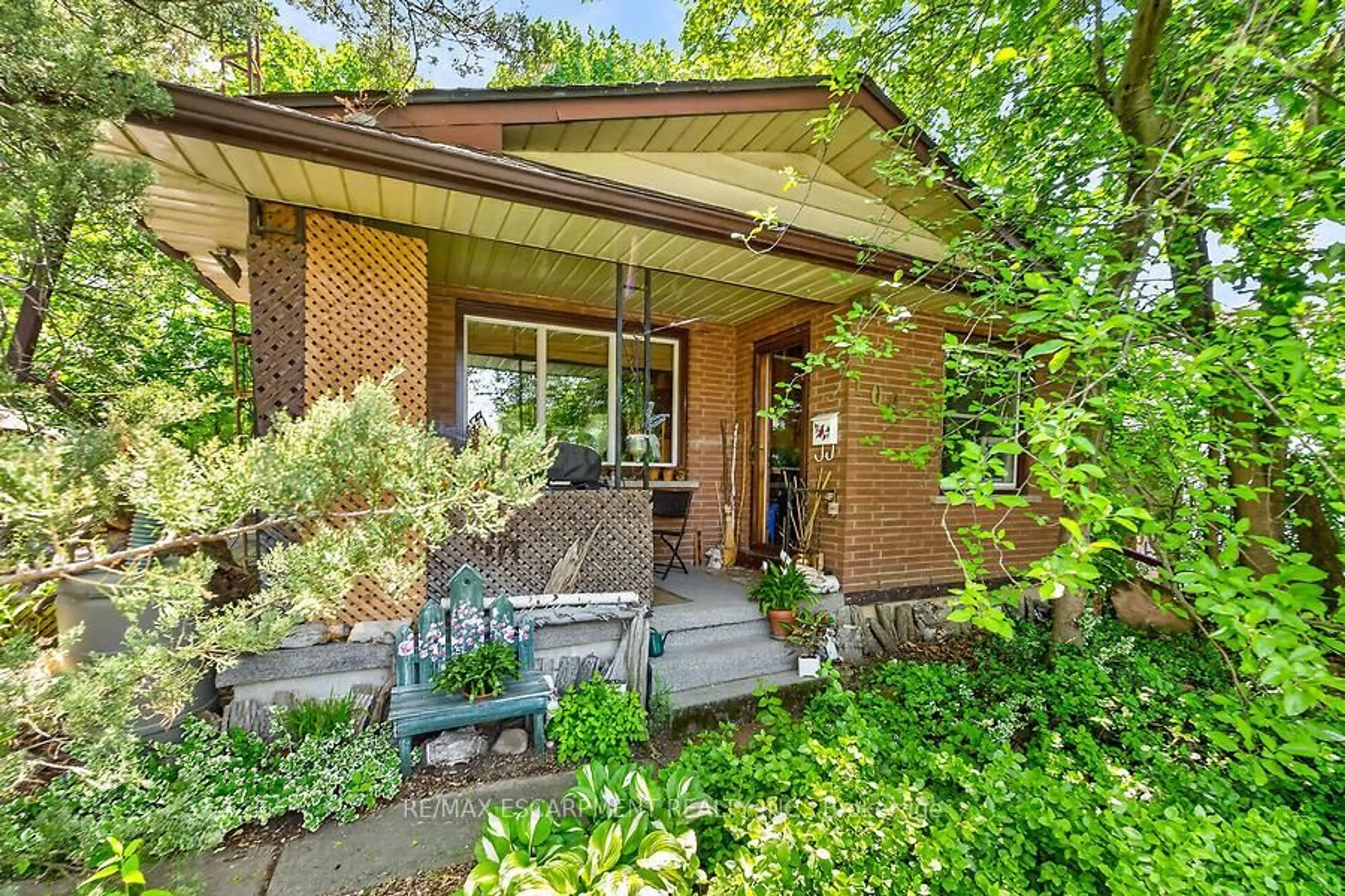 Unknown for 104 Teal Ave, Hamilton Ontario L8E 3B4