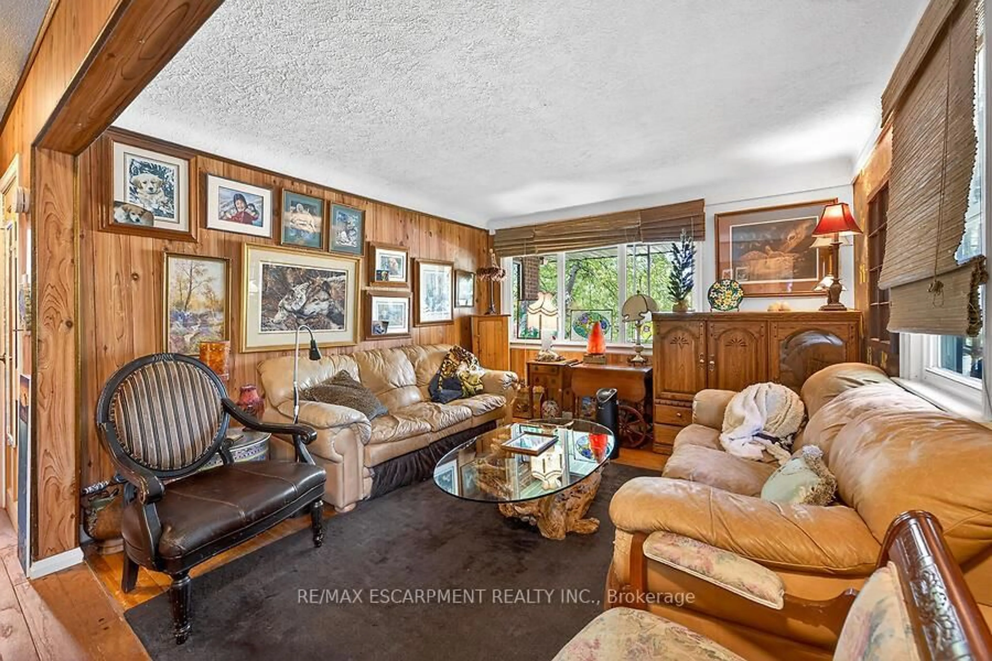 Living room with furniture, unknown for 104 Teal Ave, Hamilton Ontario L8E 3B4