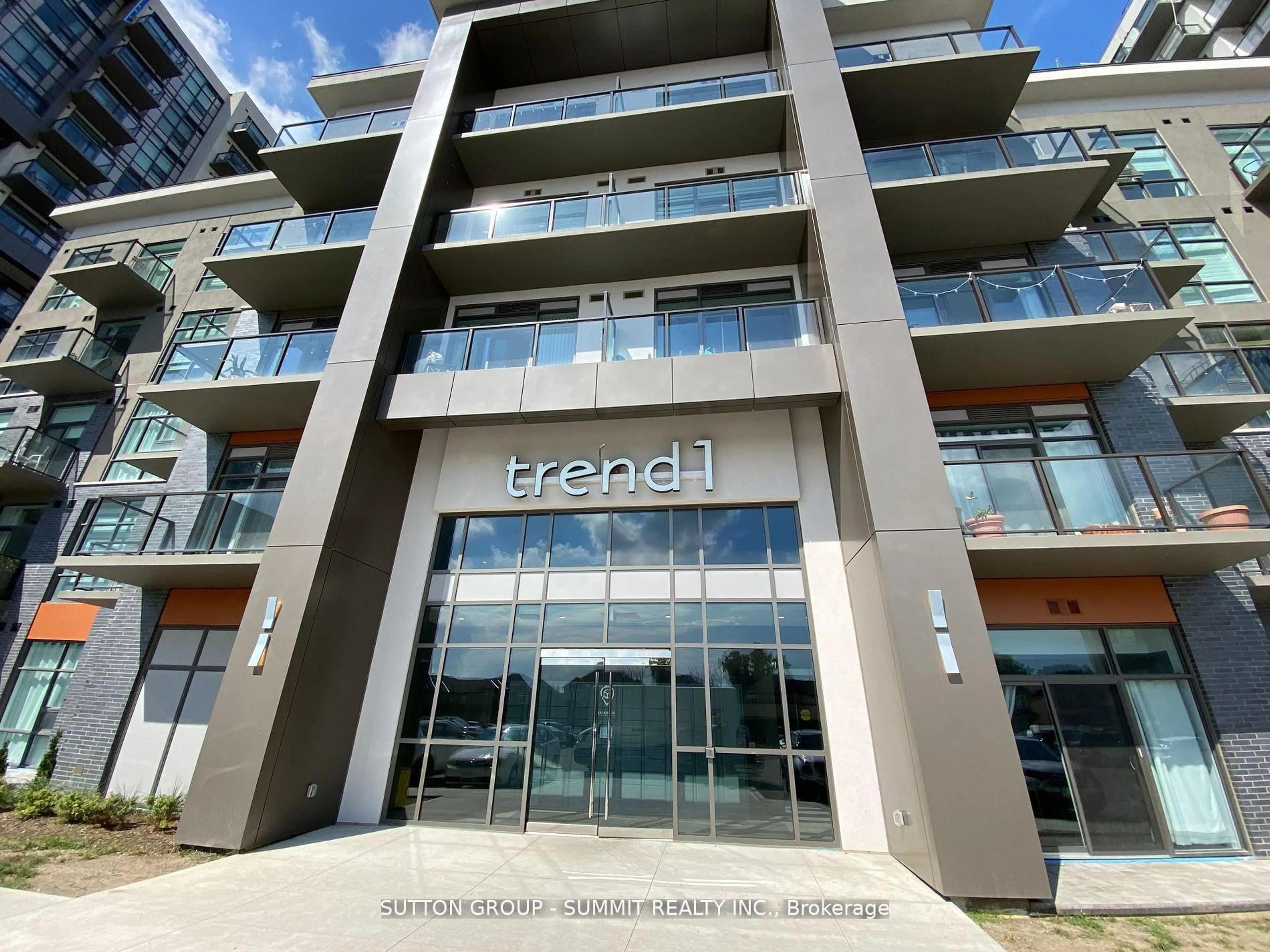 Indoor foyer for 450 DUNDAS St #617, Hamilton Ontario L0R 2H4