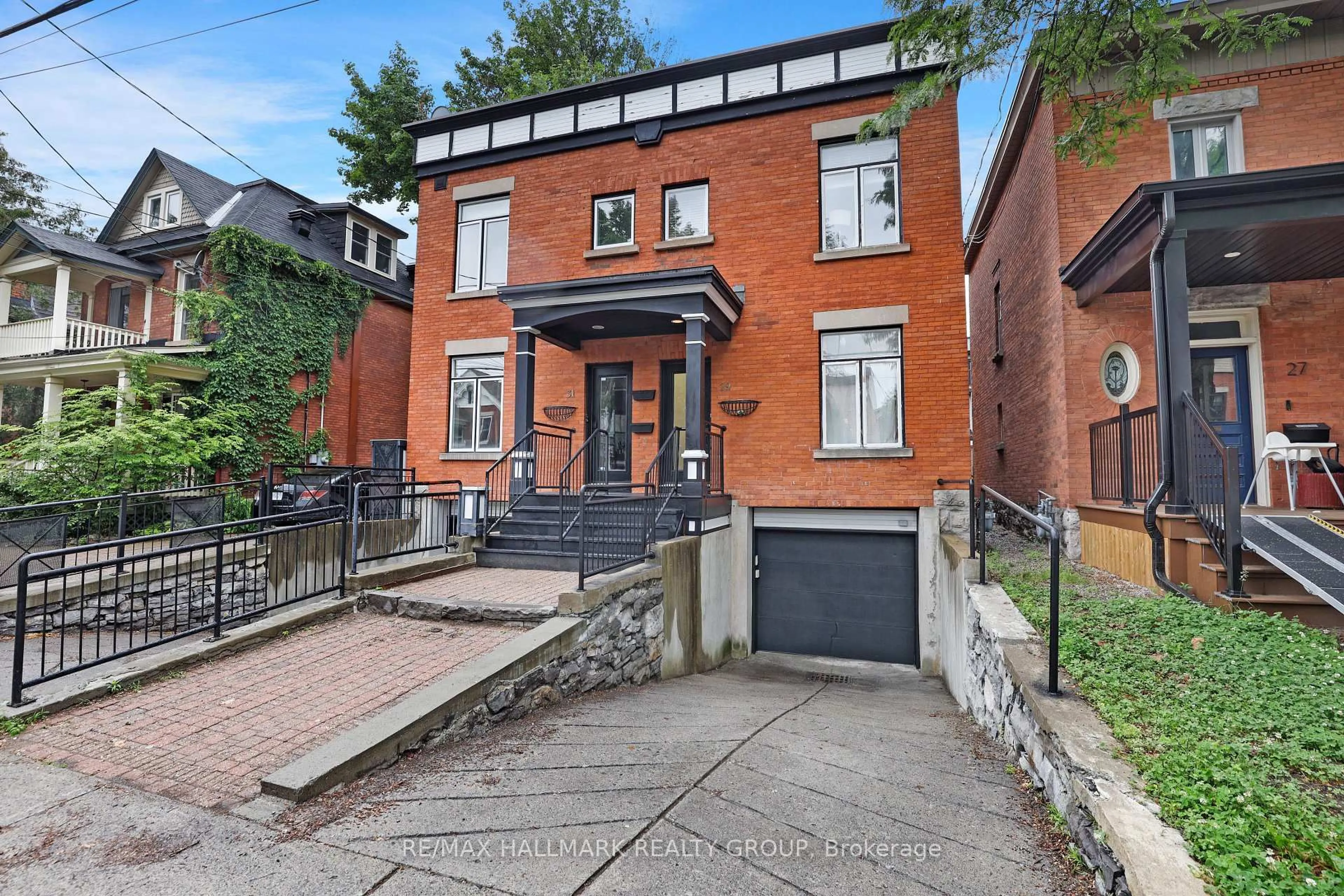 Home with brick exterior material, street for 29 Thornton Ave, Ottawa Ontario K1S 2R8