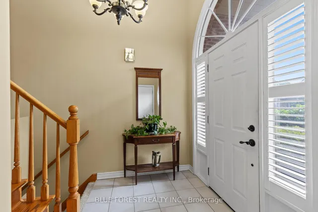 29 Village Gate Cres, Thames Centre 5