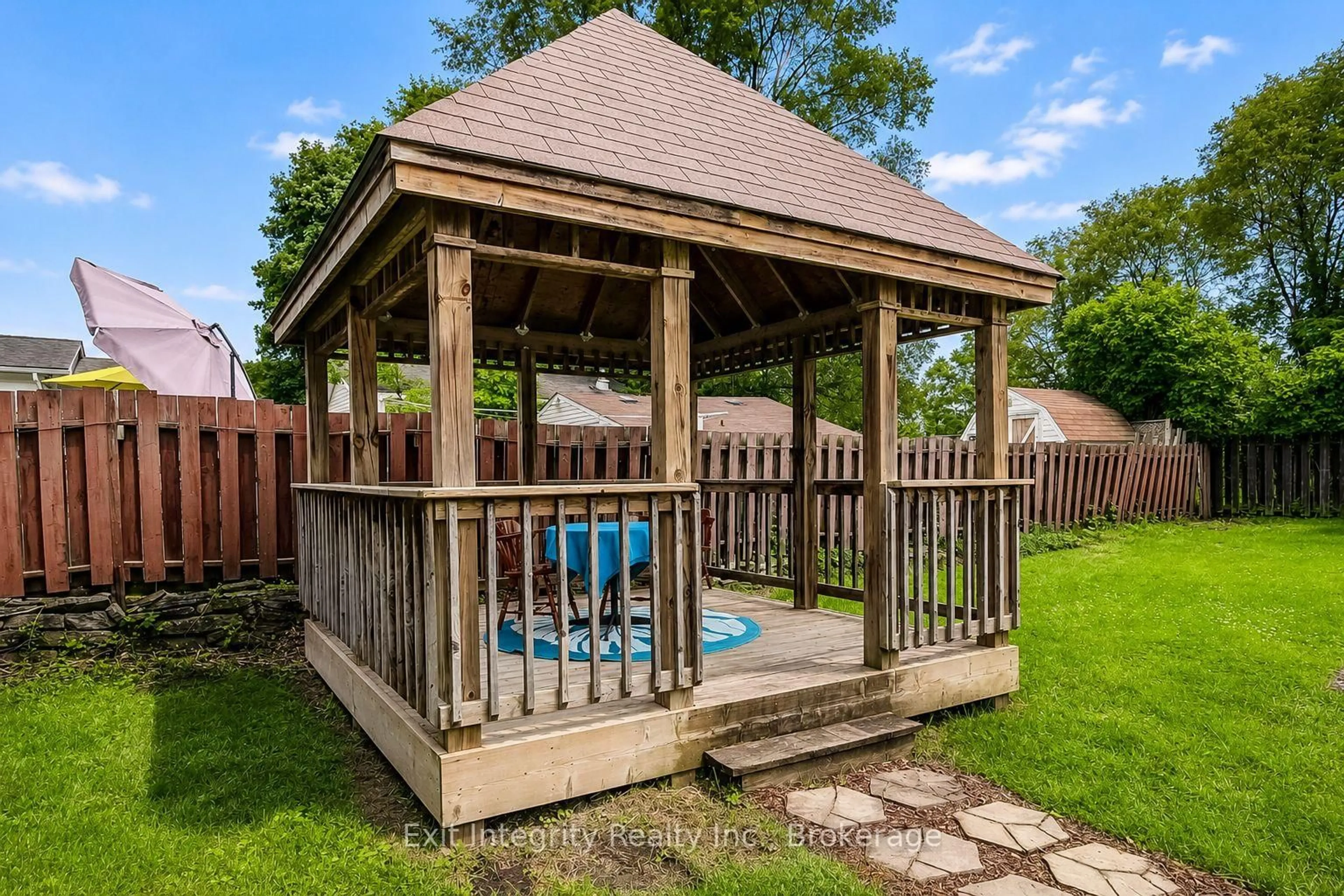 Patio, unknown for 134 Norfolk Ave, Cambridge Ontario N1R 3V2