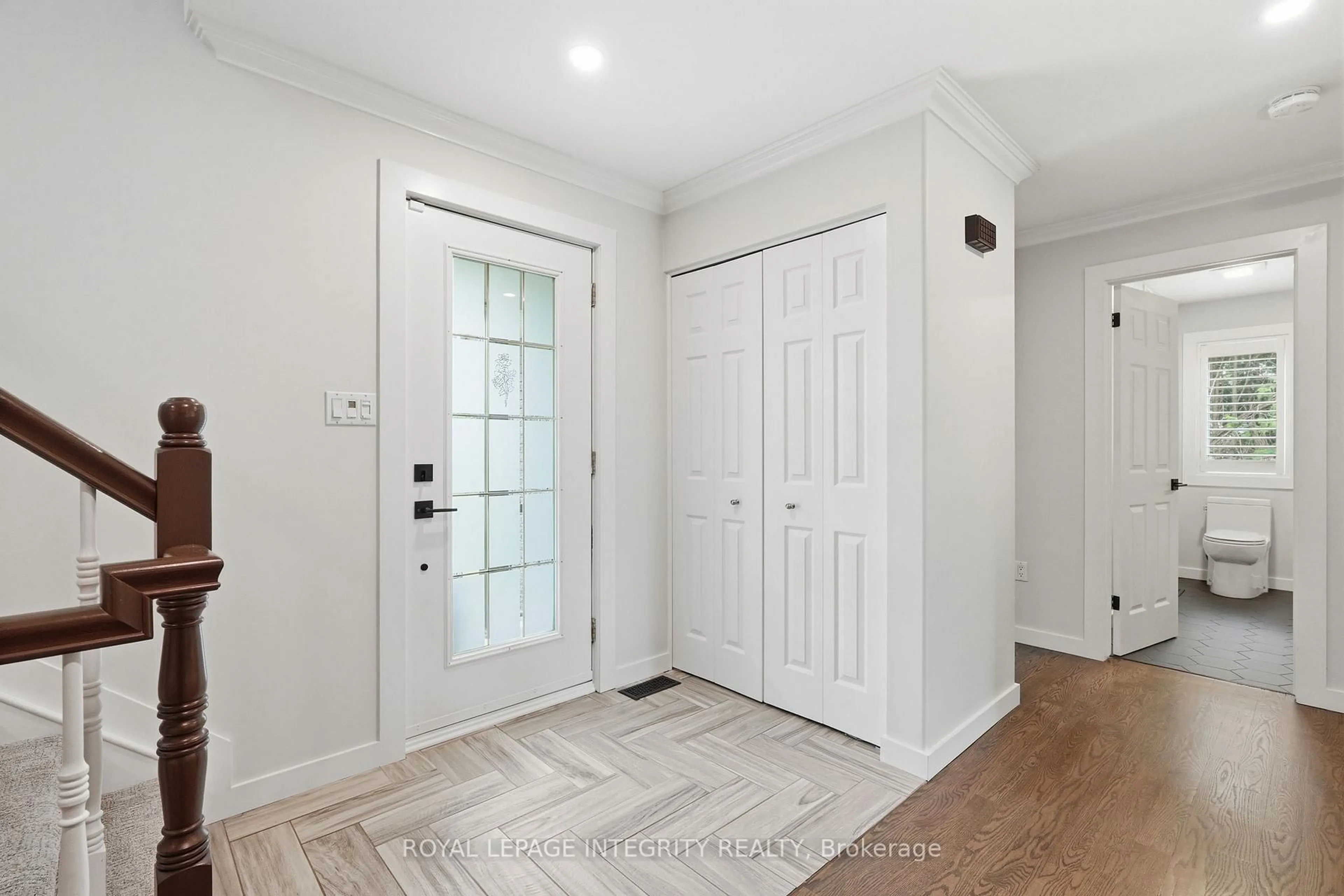 Indoor entryway for 2895 Des Trembles Ave, Cumberland Ontario K4C 1B6