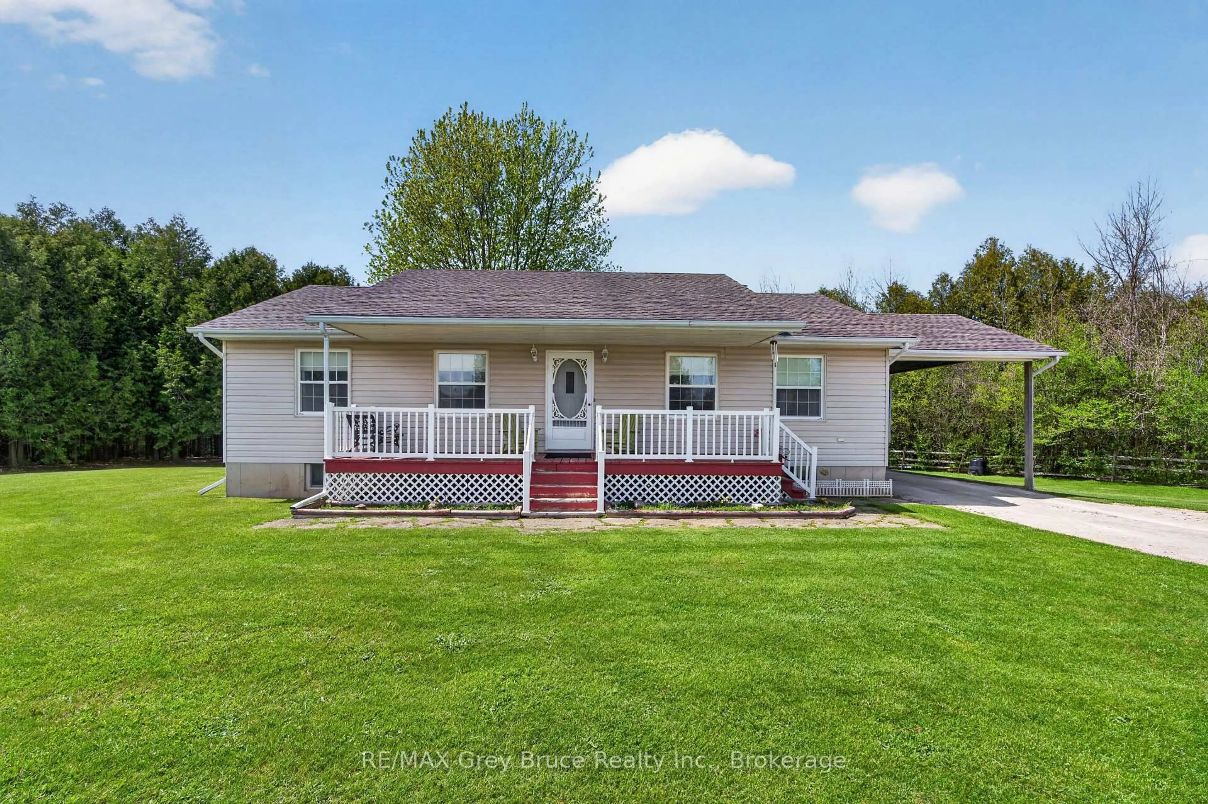Home with vinyl exterior material, unknown for 259106 Sarawak Keppel Townline, Georgian Bluffs Ontario N0H 1S0