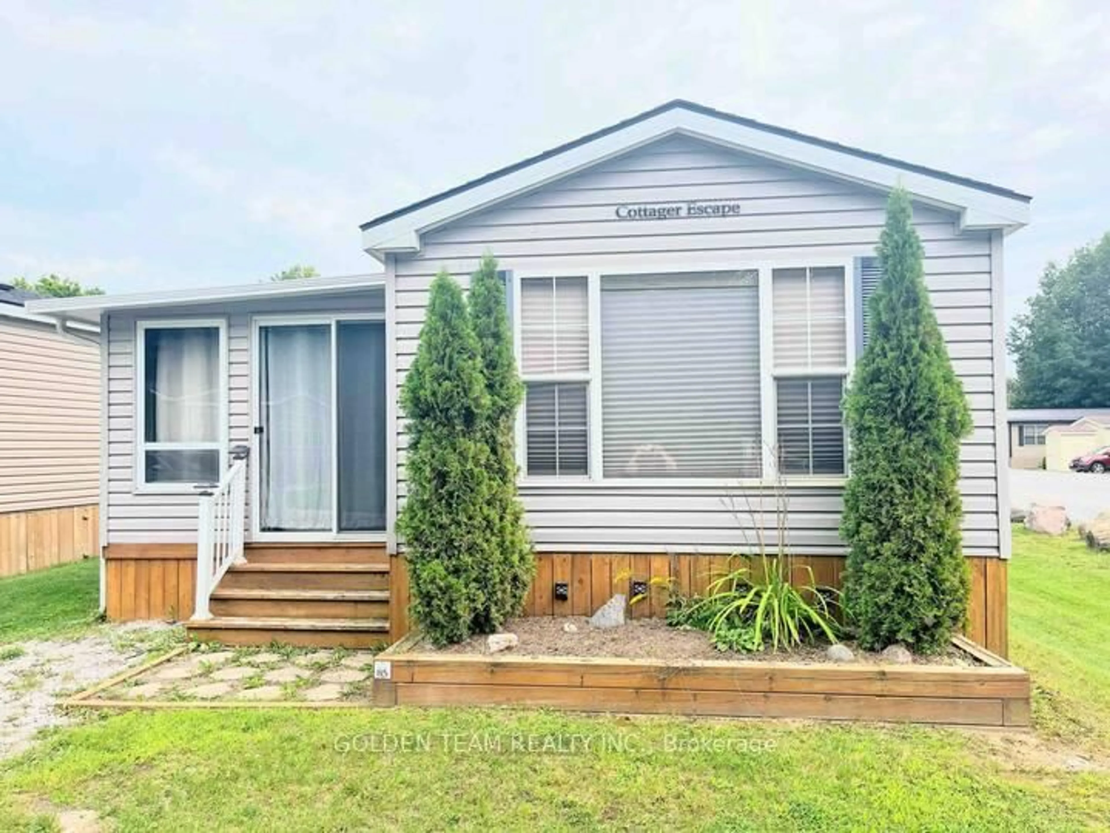 Home with vinyl exterior material, water/lake/river/ocean view for 1082 Shamrock Marina Rd #85, Gravenhurst Ontario P0E 1N0