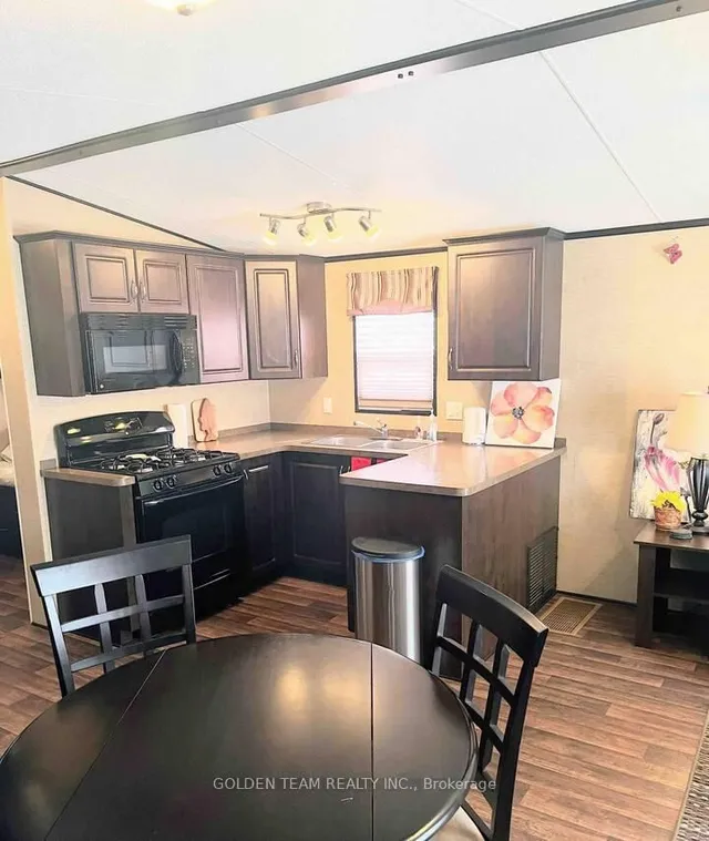 1082 Shamrock Marina Rd #85, Gravenhurst 4