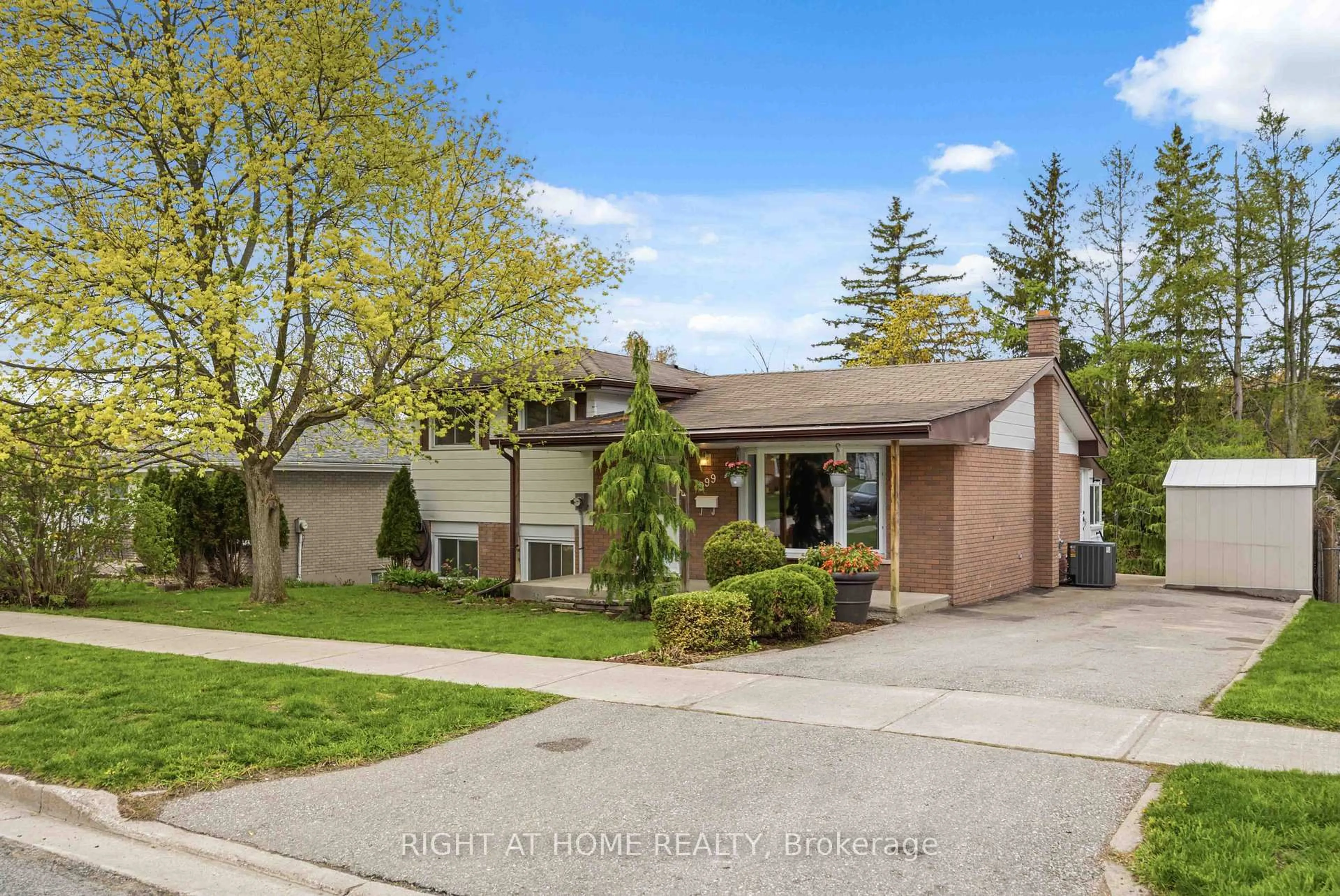 Home with brick exterior material, street for 999 St Pauls St, Peterborough Ontario K9H 6J7