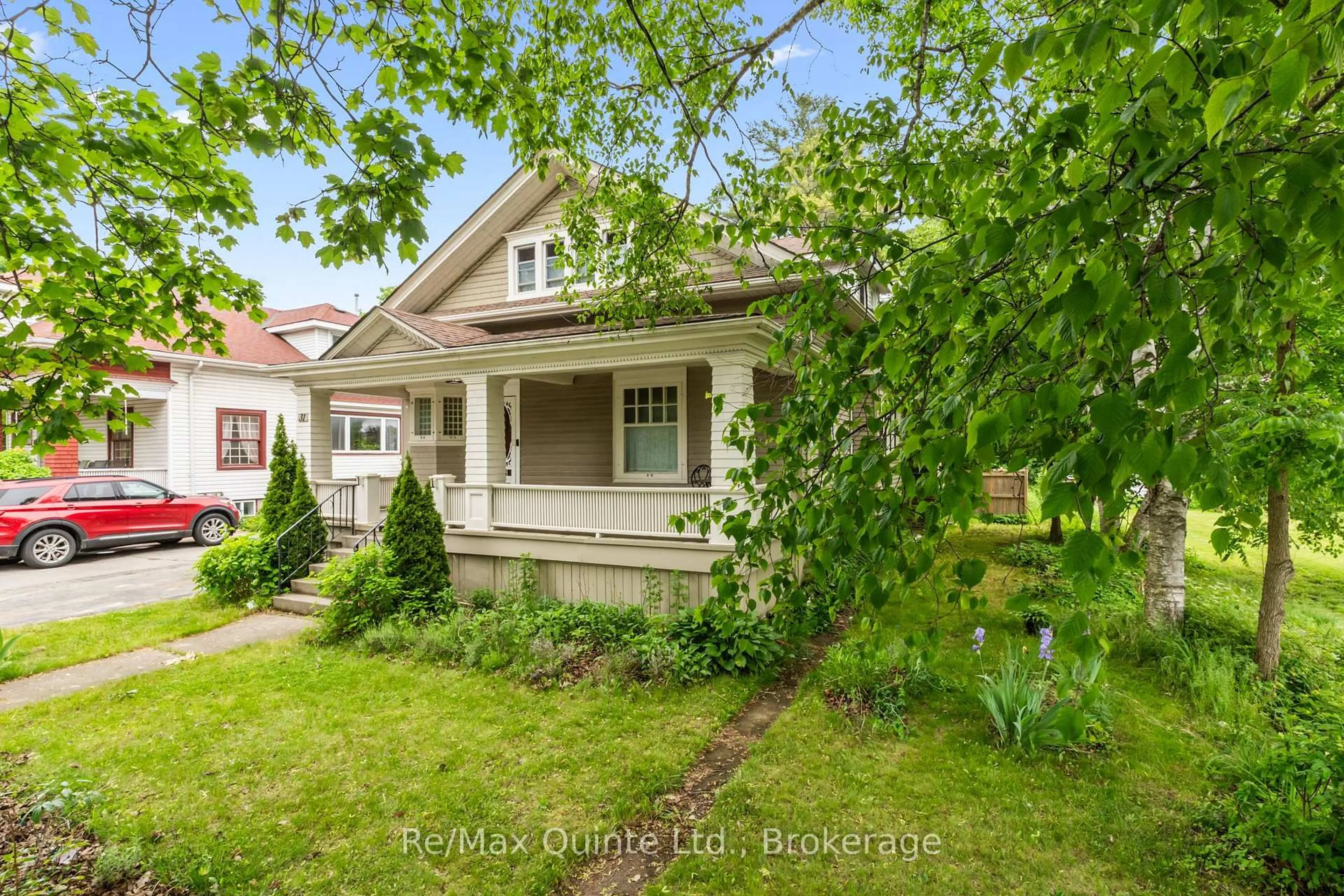 A pic from outside/outdoor area/front of a property/back of a property/a pic from drone, street for 31 Young St, Brighton Ontario K0K 1H0