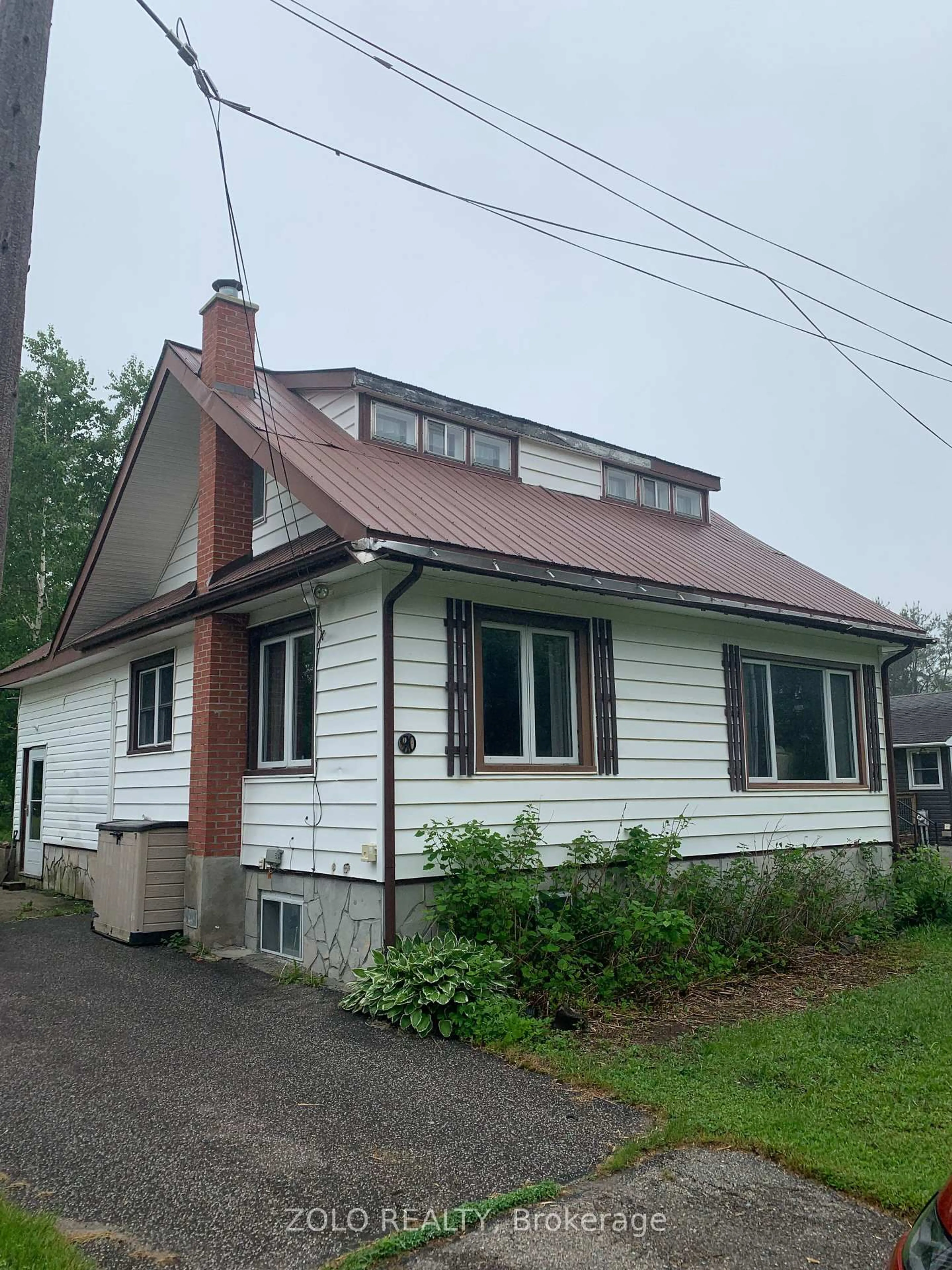 Home with vinyl exterior material, building for 90 Joseph St, Georgian Bay Ontario P0C 1H0