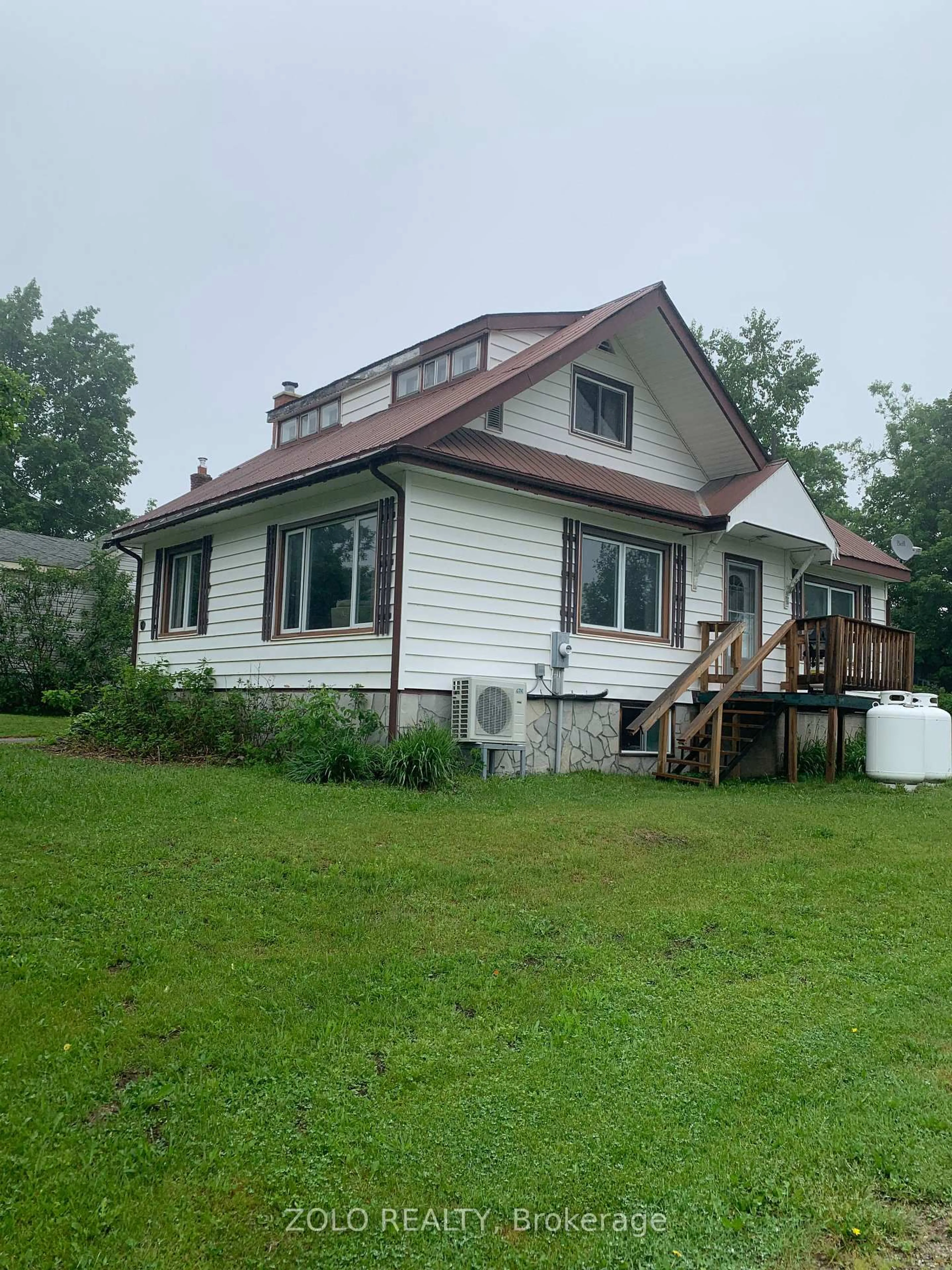 Unknown for 90 Joseph St, Georgian Bay Ontario P0C 1H0