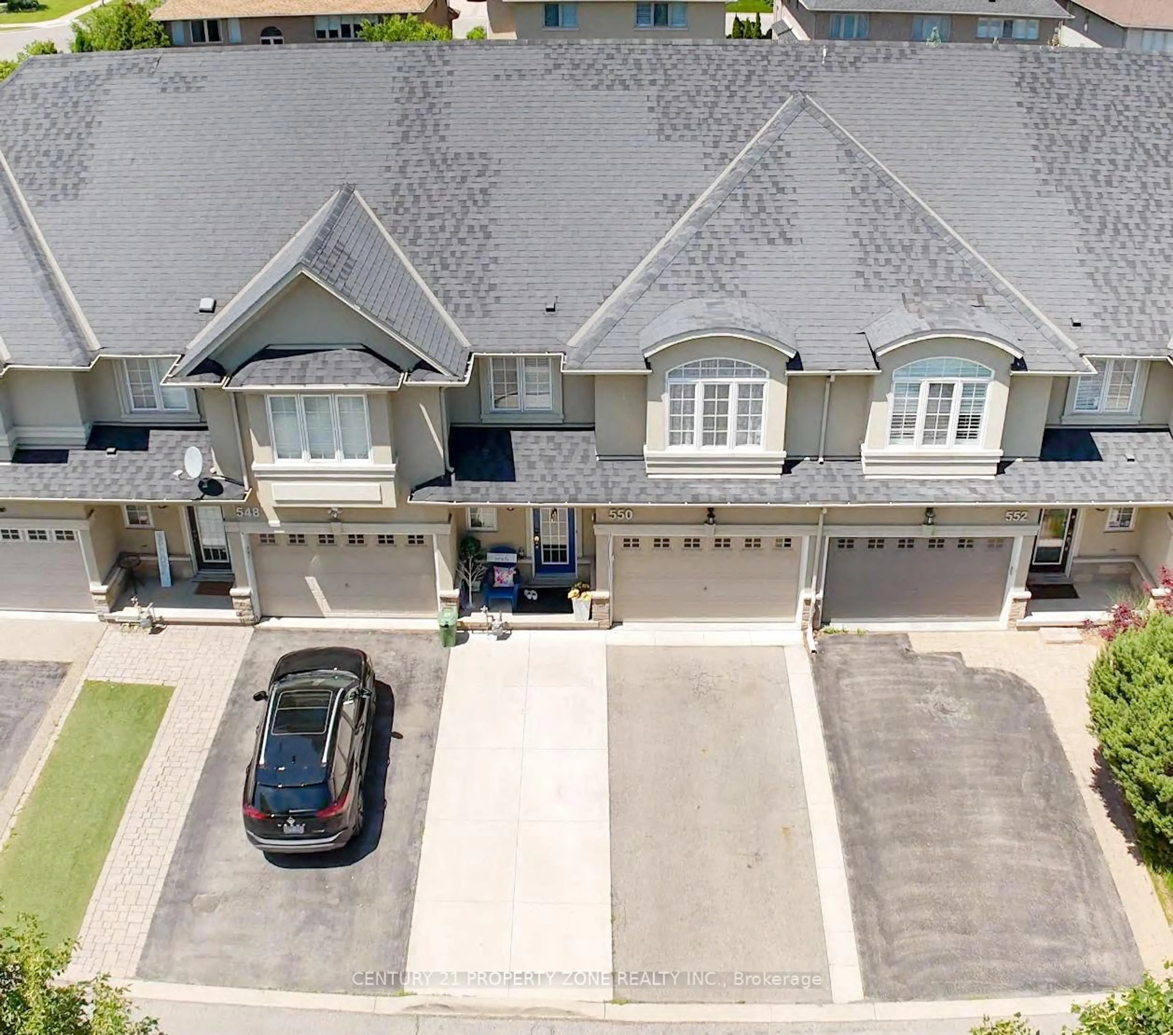 A pic from outside/outdoor area/front of a property/back of a property/a pic from drone, street for 550 Stonehenge Dr, Hamilton Ontario L9K 0B2