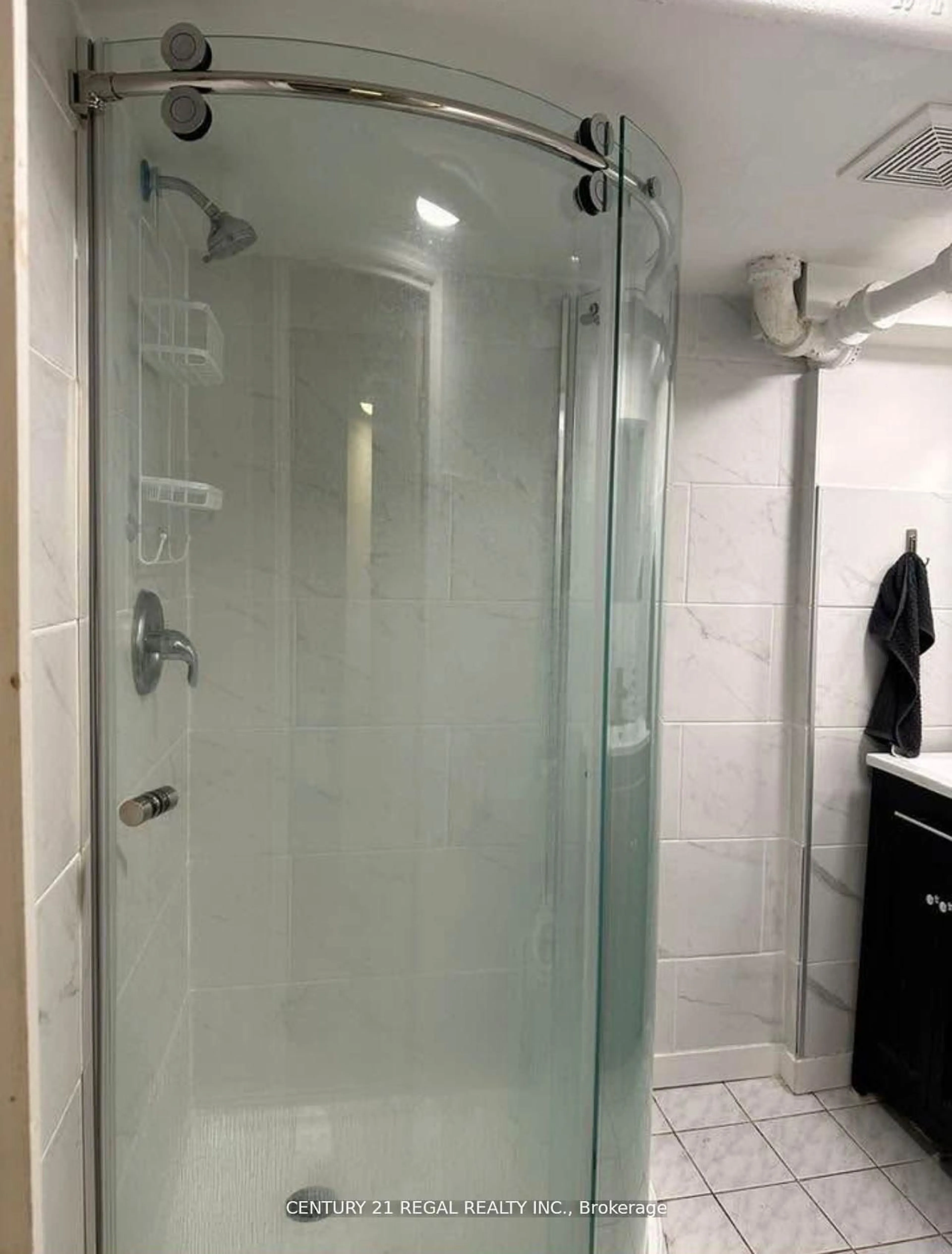 Standard bathroom, unknown for 34 Dalewood Ave, Hamilton Ontario L8S 1Y8