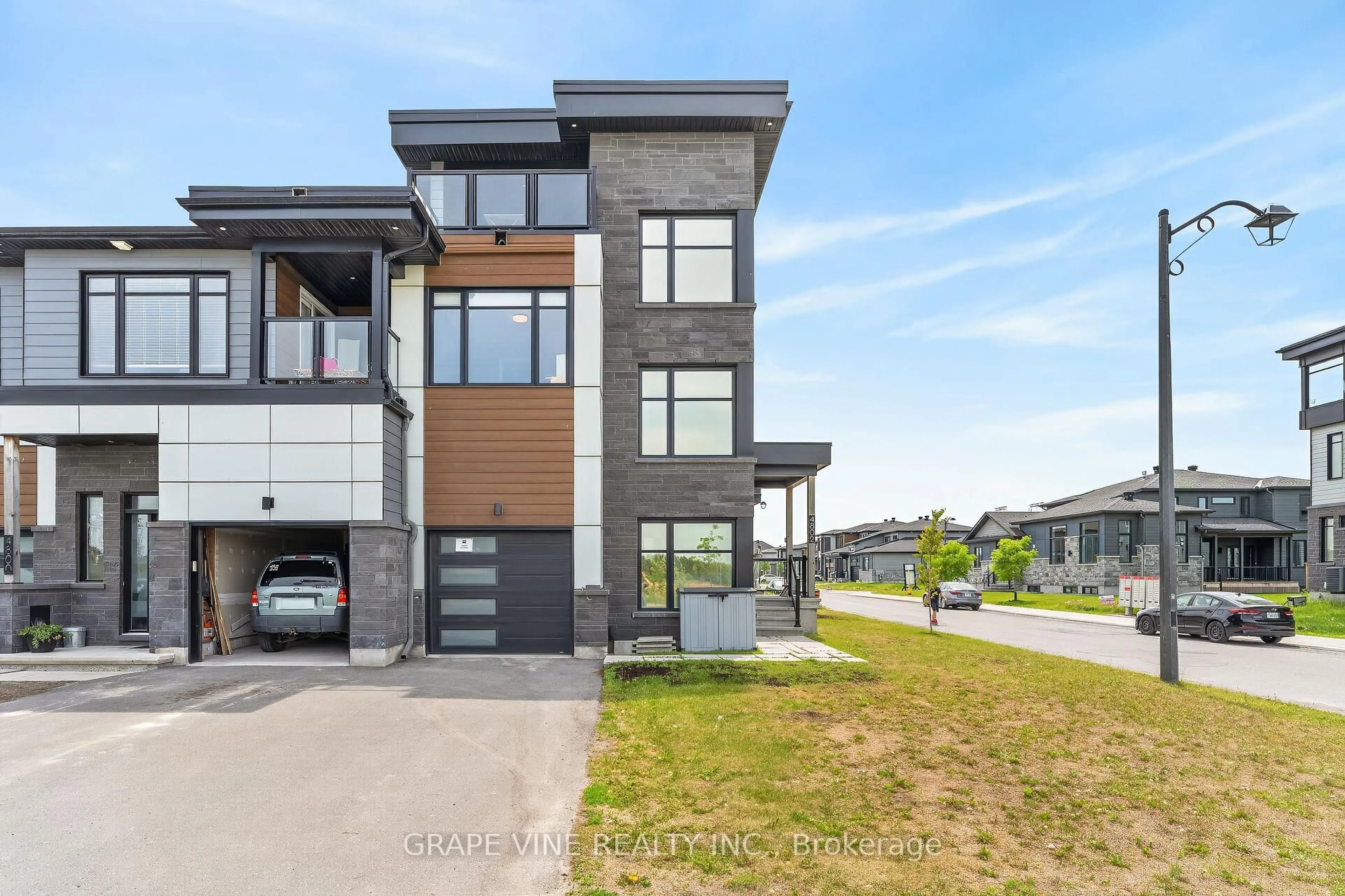 Unknown for 4802 Abbott St, Ottawa Ontario K2V 0L4