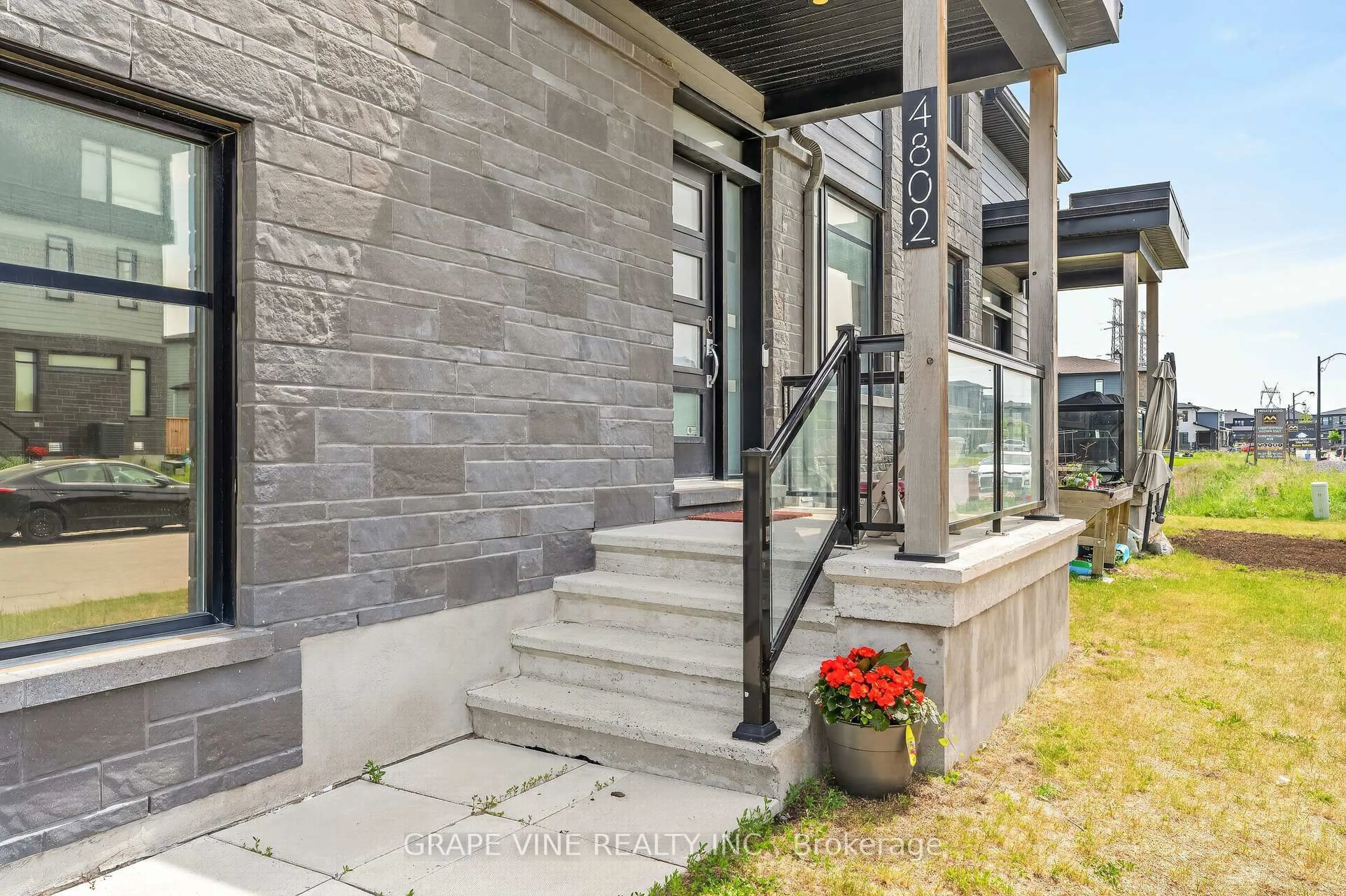 Unknown for 4802 Abbott St, Ottawa Ontario K2V 0L4