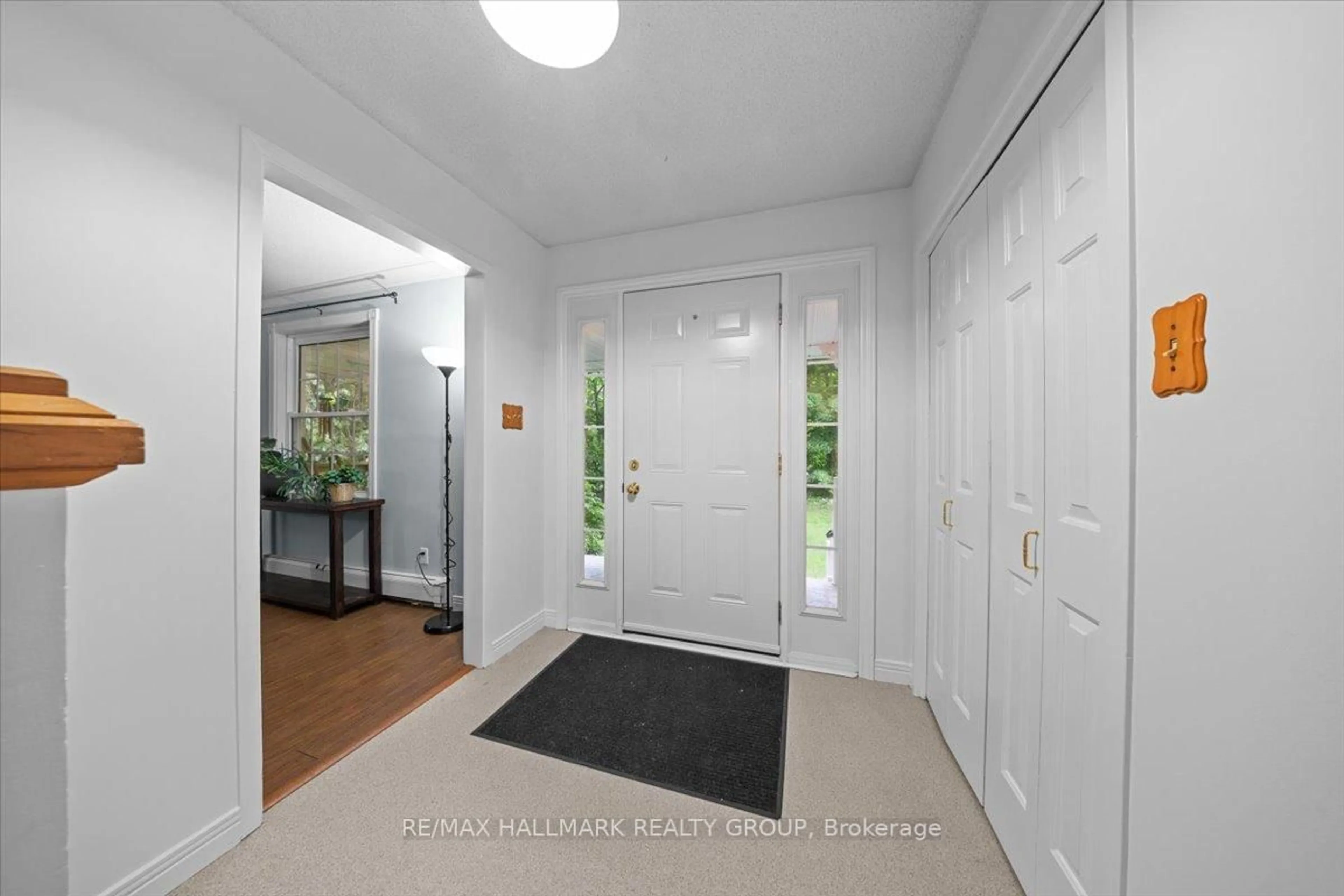 Indoor entryway for 709 Kitley Line 3 Rd, Elizabethtown-Kitley Ontario K0G 1G0