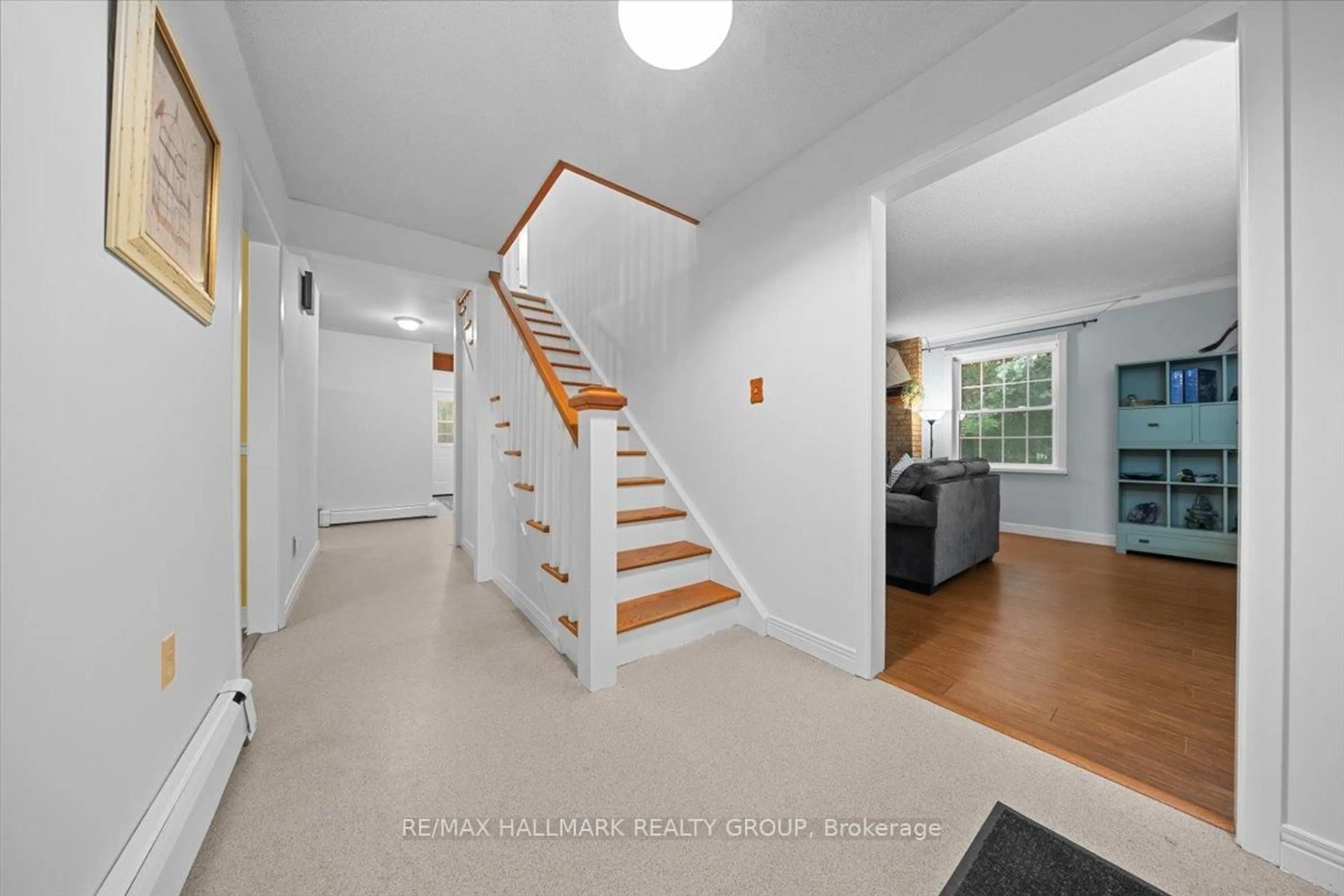 Indoor entryway for 709 Kitley Line 3 Rd, Elizabethtown-Kitley Ontario K0G 1G0