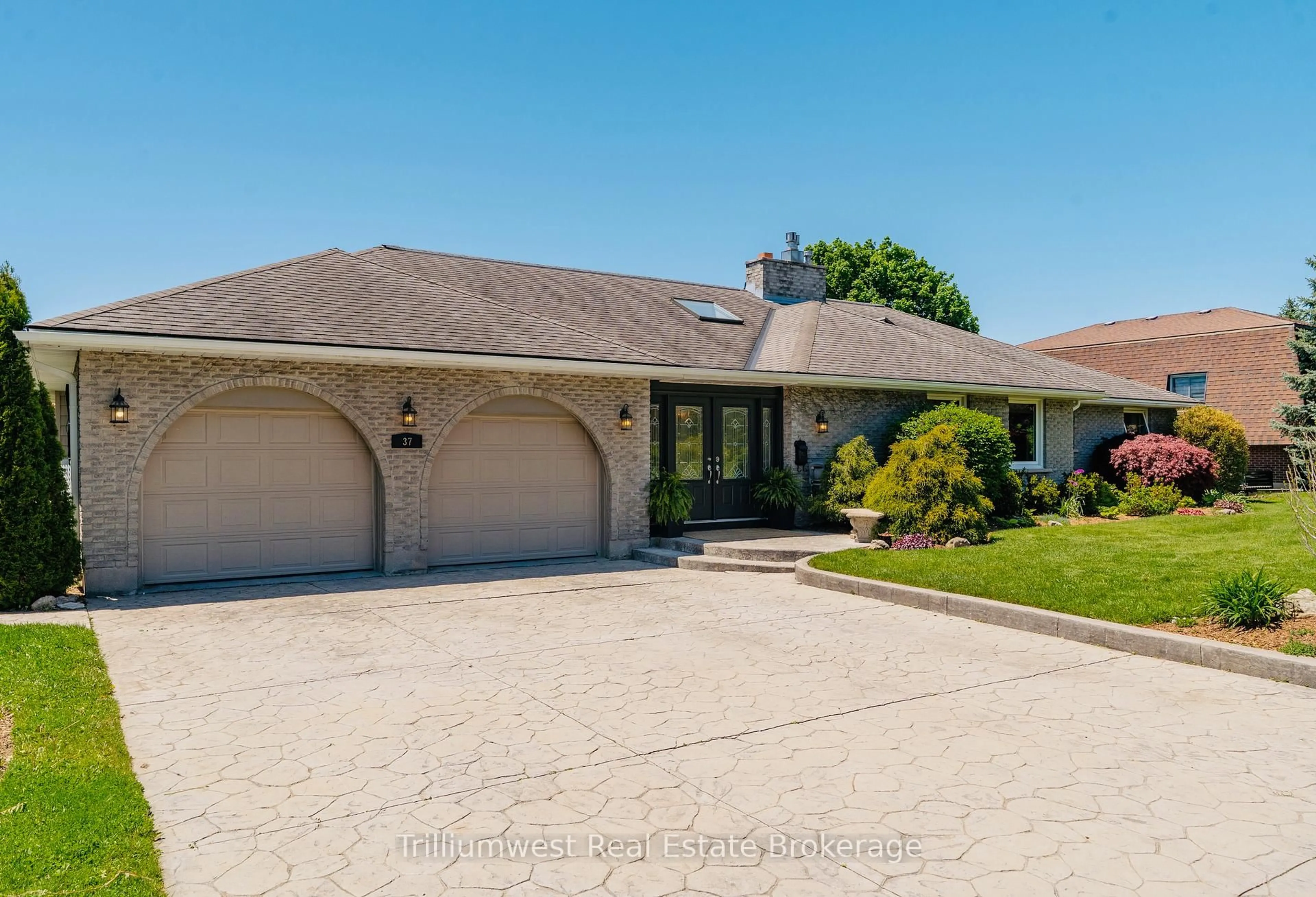 Unknown for 37 Blue Forest Cres, Guelph/Eramosa Ontario N1H 6J2