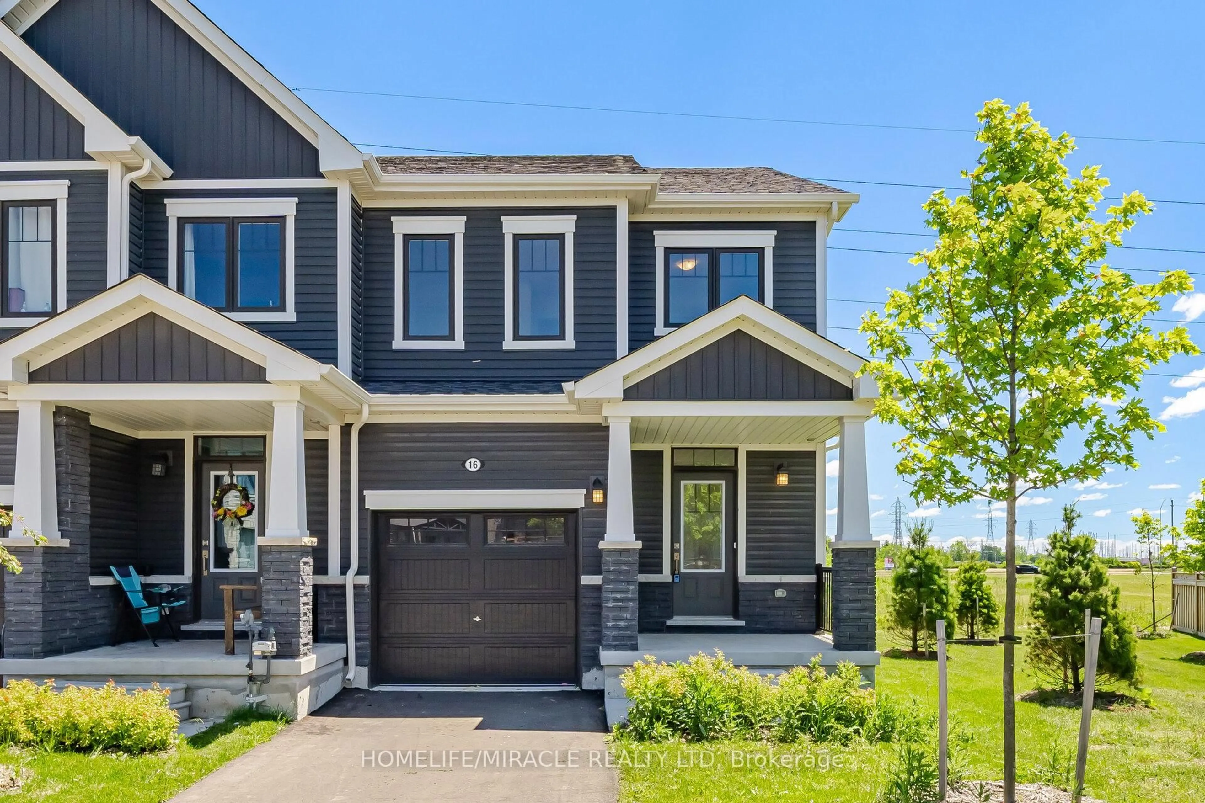 Home with vinyl exterior material, street for 15 Peach St #16, Thorold Ontario L2V 0P5