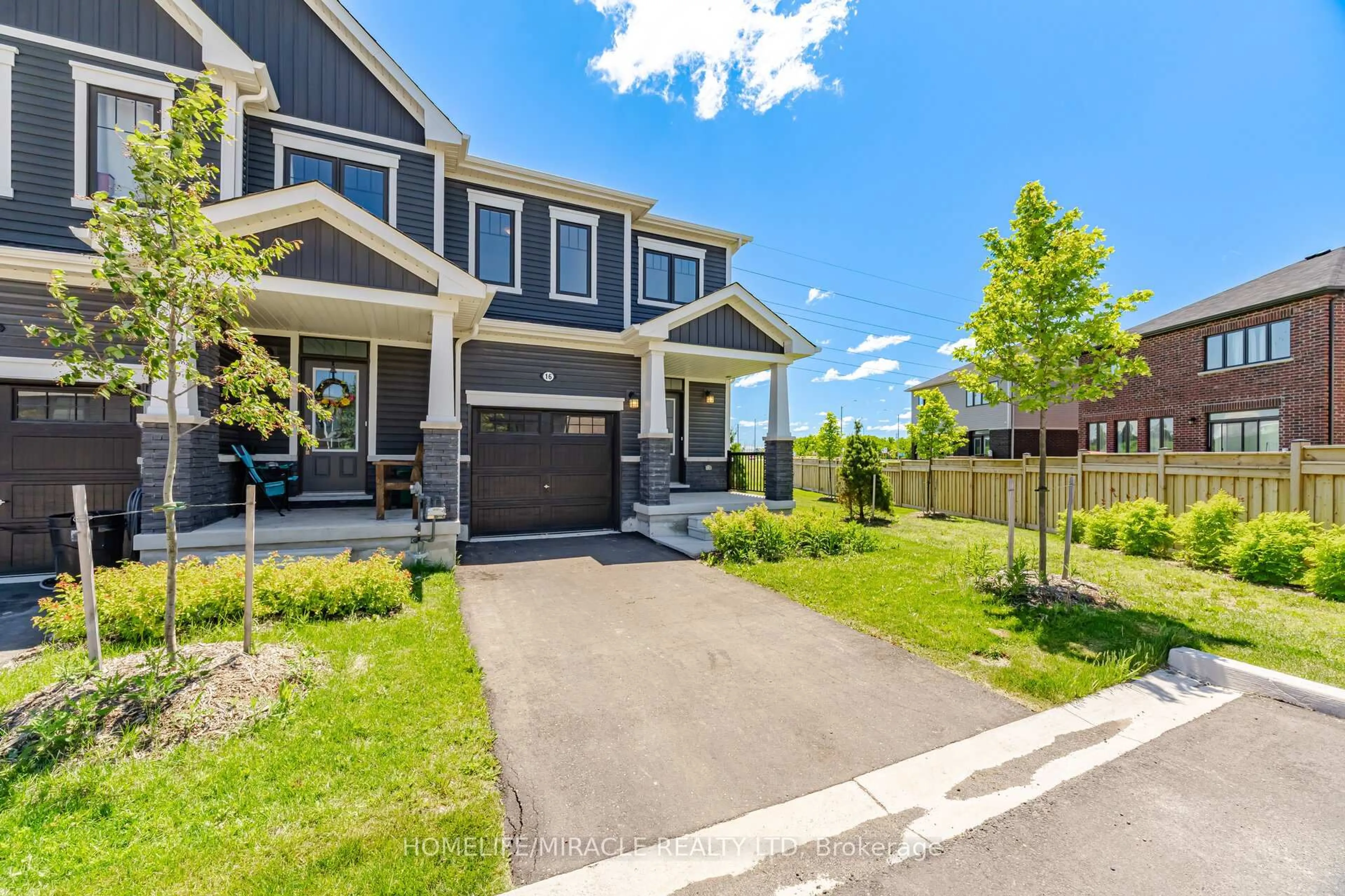 Home with vinyl exterior material, street for 15 Peach St #16, Thorold Ontario L2V 0P5