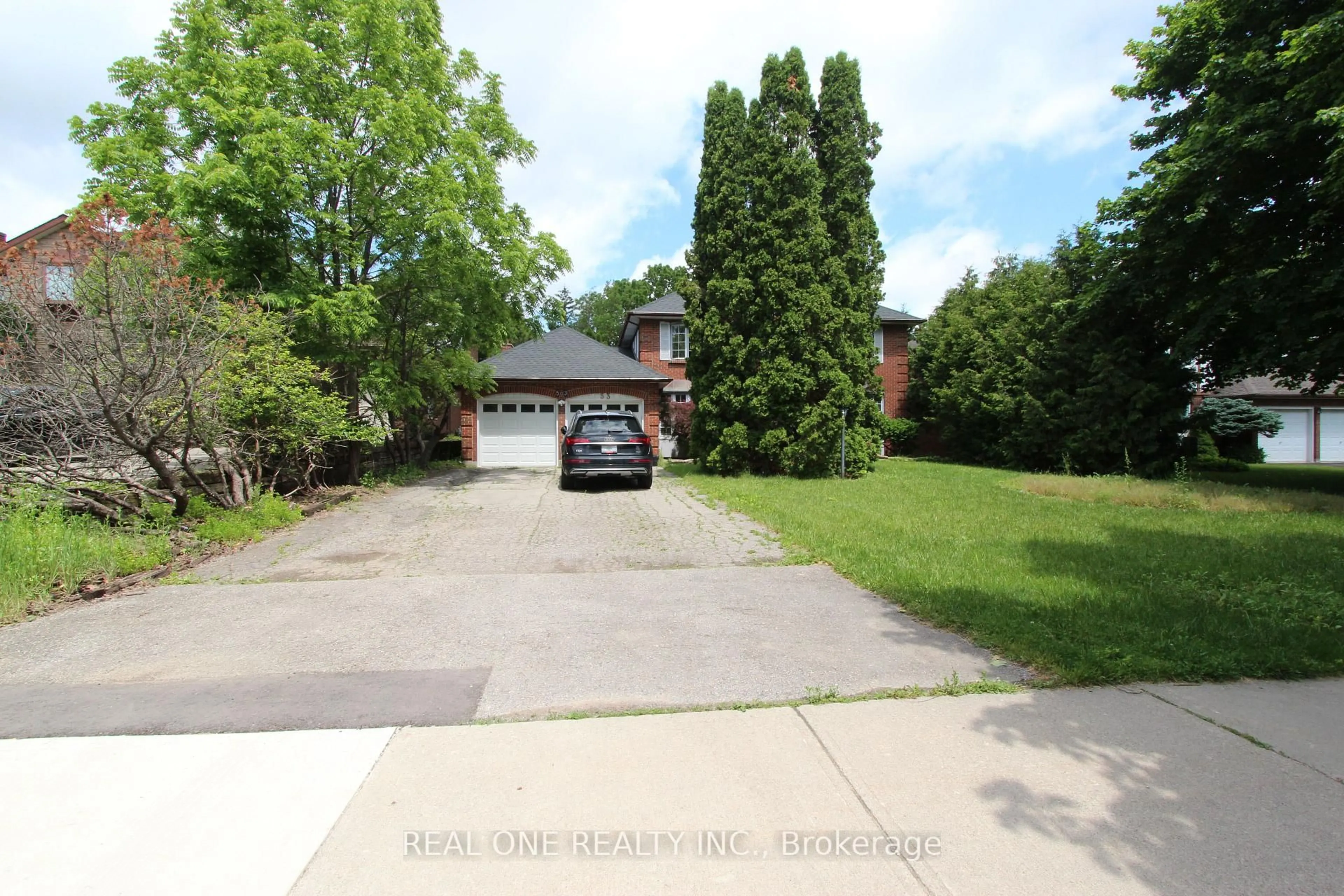 A pic from outside/outdoor area/front of a property/back of a property/a pic from drone, street for 53 Hillview Blvd, London North Ontario N6G 3A7